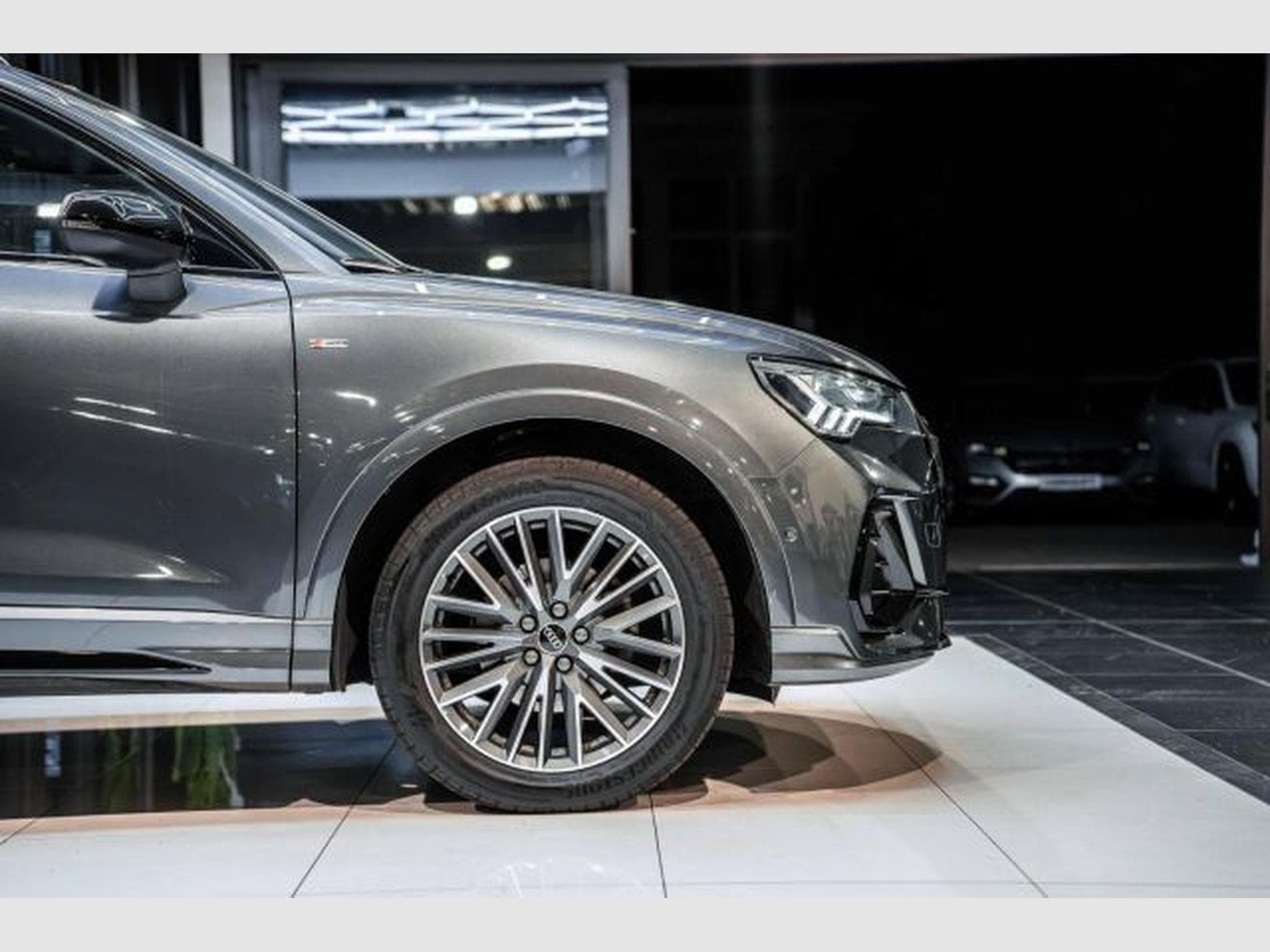 Audi Q3 Q3 2.0 TDI S-tr 2x S-Line NAVI LED PANO RFK AHK (2023) - Foto 9