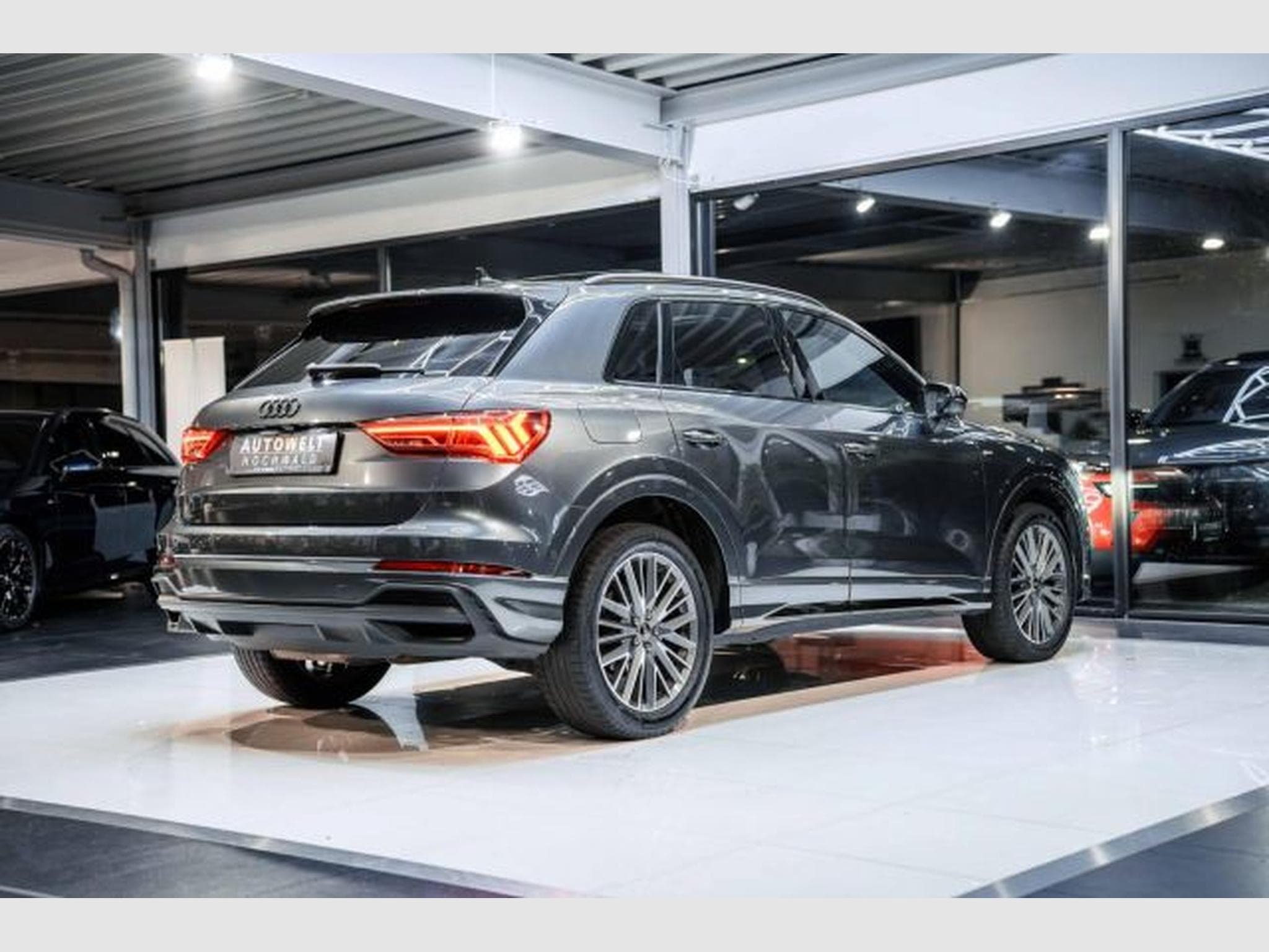 Audi Q3 Q3 2.0 TDI S-tr 2x S-Line NAVI LED PANO RFK AHK (2023) - Foto 14