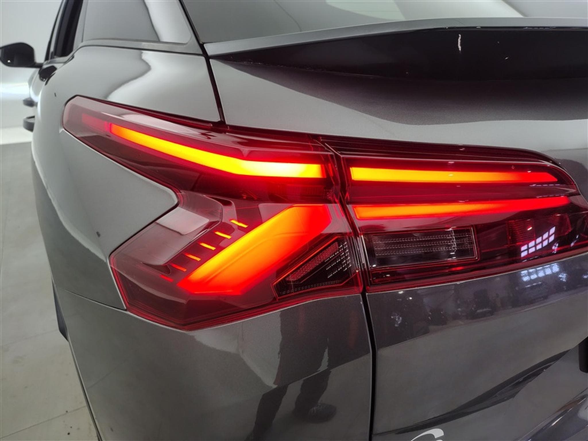 Citroen C5 X 1.2 PureTech 130cv EAT8 Plus NAVI / FULL LED / CUIR / CAMERA (2024) - Foto 16