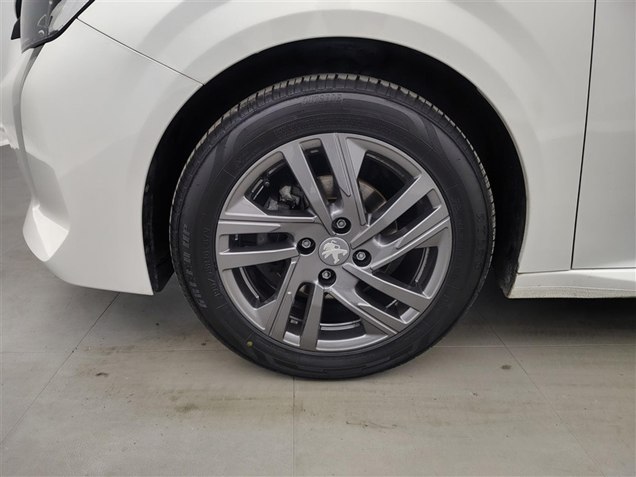 Peugeot 208 1.2i PureTech Active MIRRORLINK / PDC AR / JA 16" (2022) - Foto 6