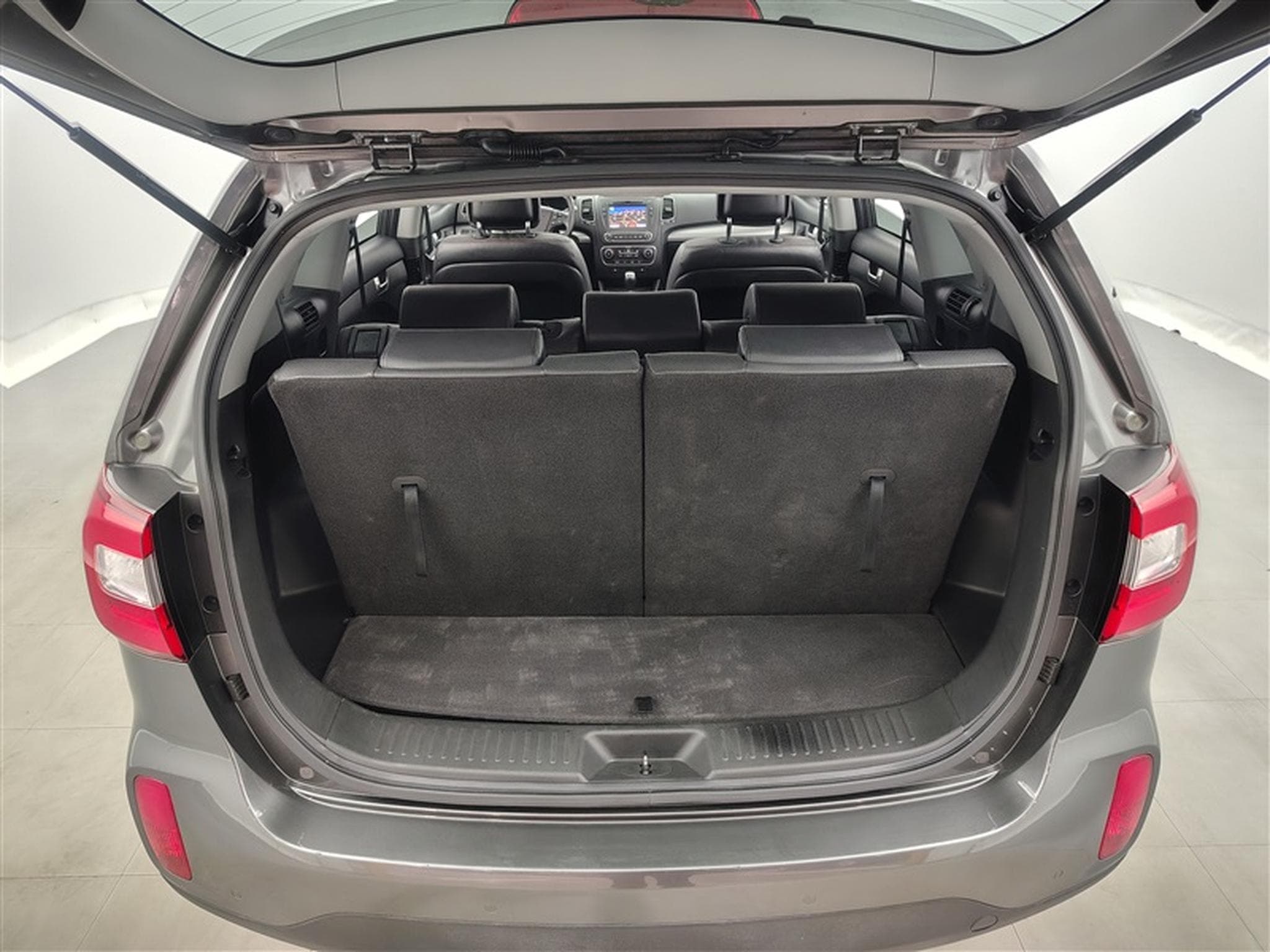 Kia Sorento 2 CRDi  7pl.//CUIR/NAVI/TO PANO/XENON (2017) - Foto 14