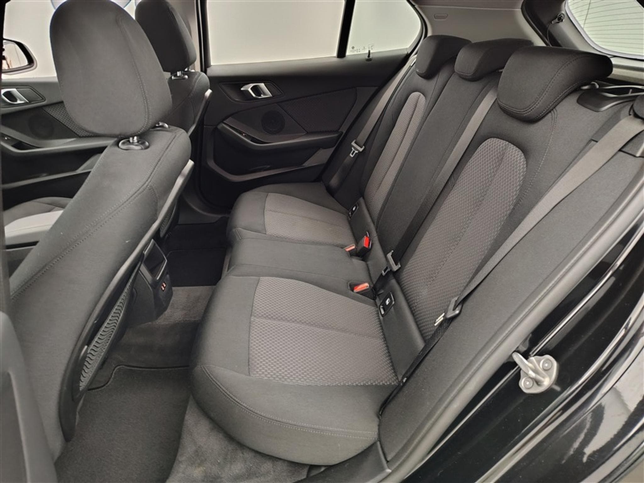 BMW 116 dA  Navi / Led / PDC av+ar (2022) - Foto 13