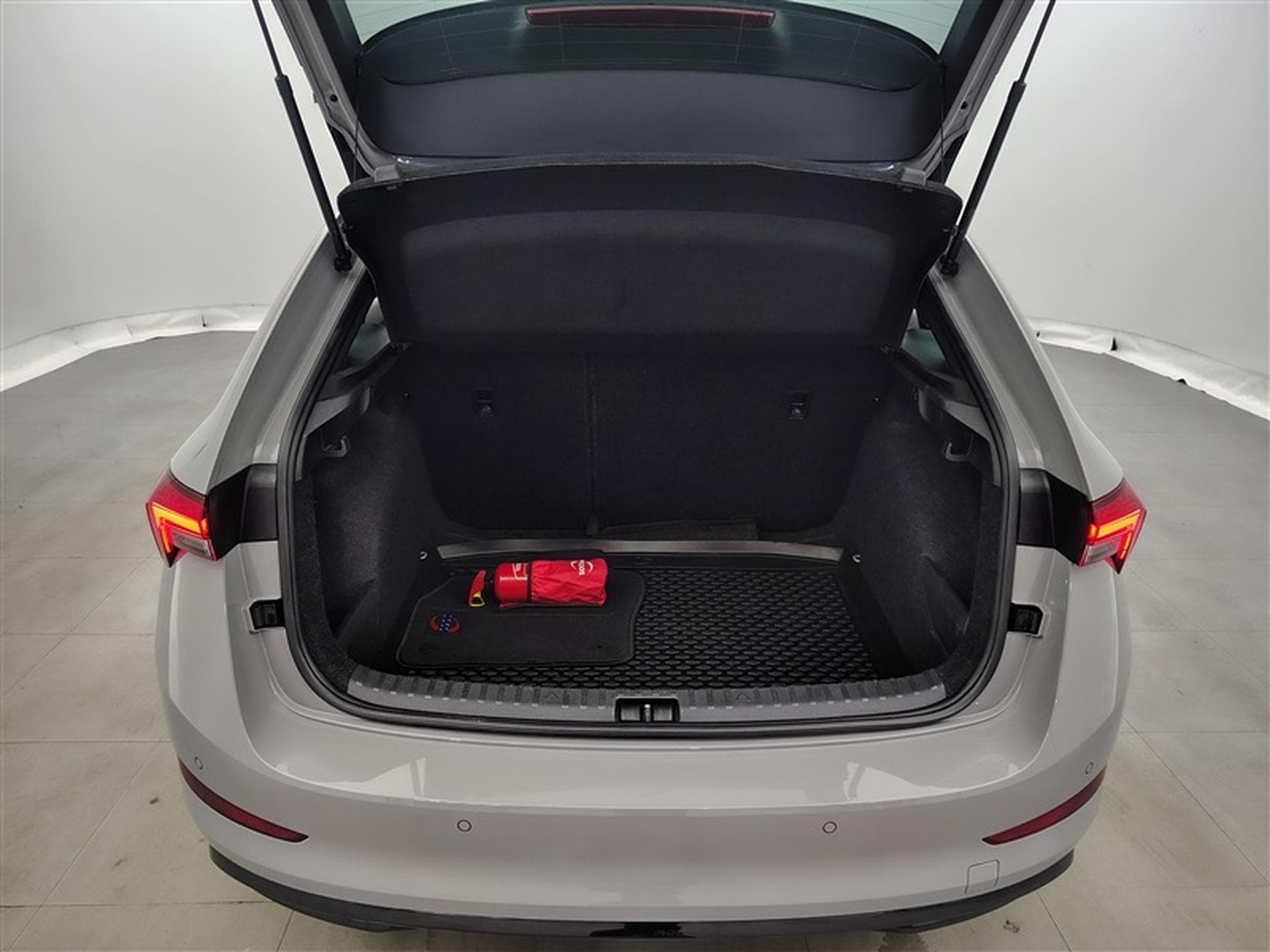 Skoda Scala 1.5 TSI MonteCarlo DSG *NAVI/FULL LED/T.PANO/CAM/JA18* (2021) - Photo 14