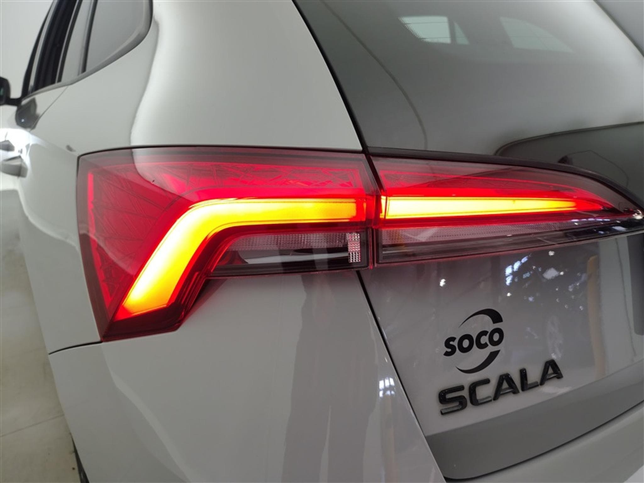 Skoda Scala 1.5 TSI MonteCarlo DSG *NAVI/FULL LED/T.PANO/CAM/JA18* (2021) - Photo 16