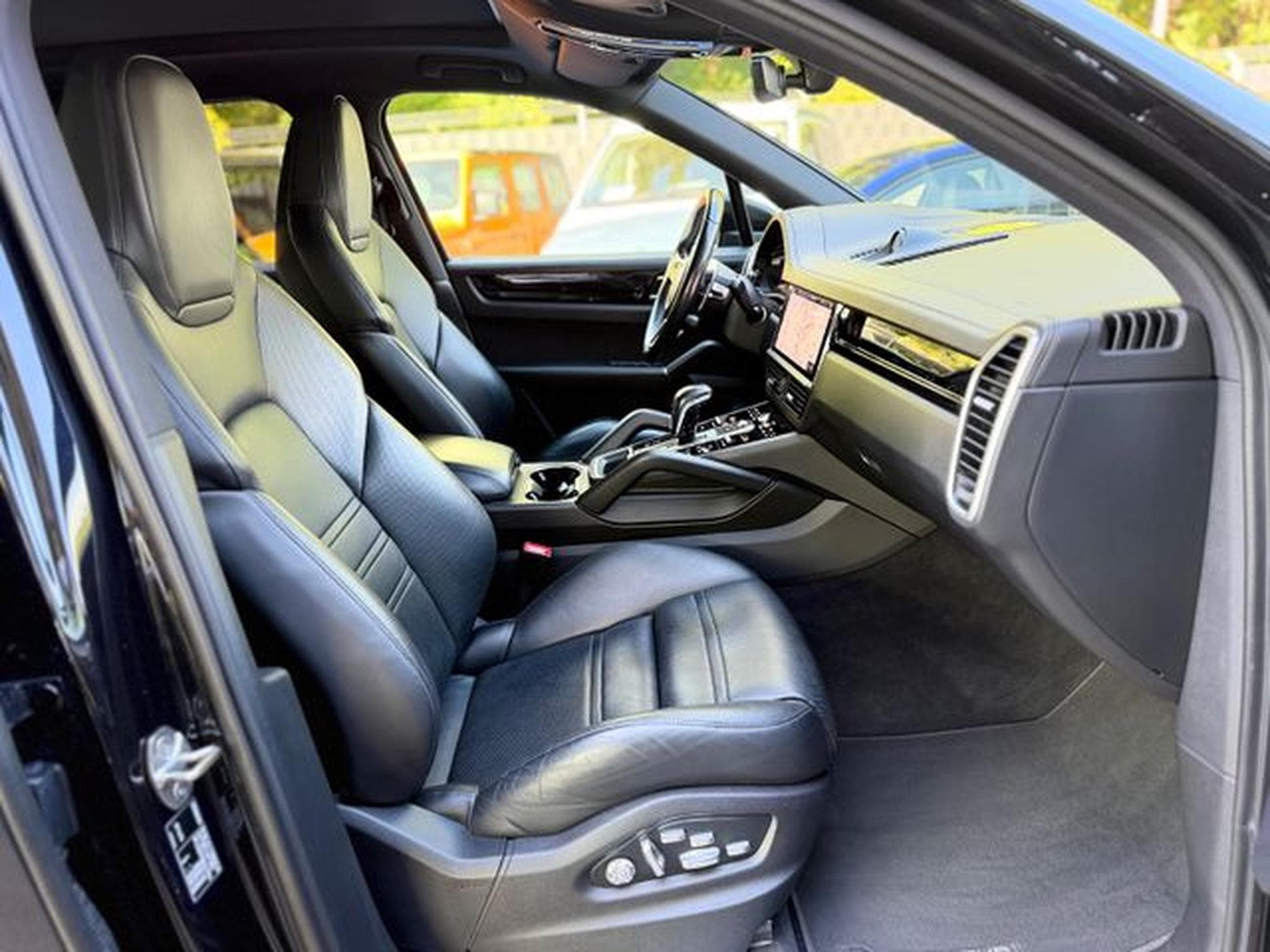 Porsche Cayenne CAYENNE E-HYBRID*LUFT*CHRONO*SOFT-C*PASM*21.ZOLL (2021) - Photo 15