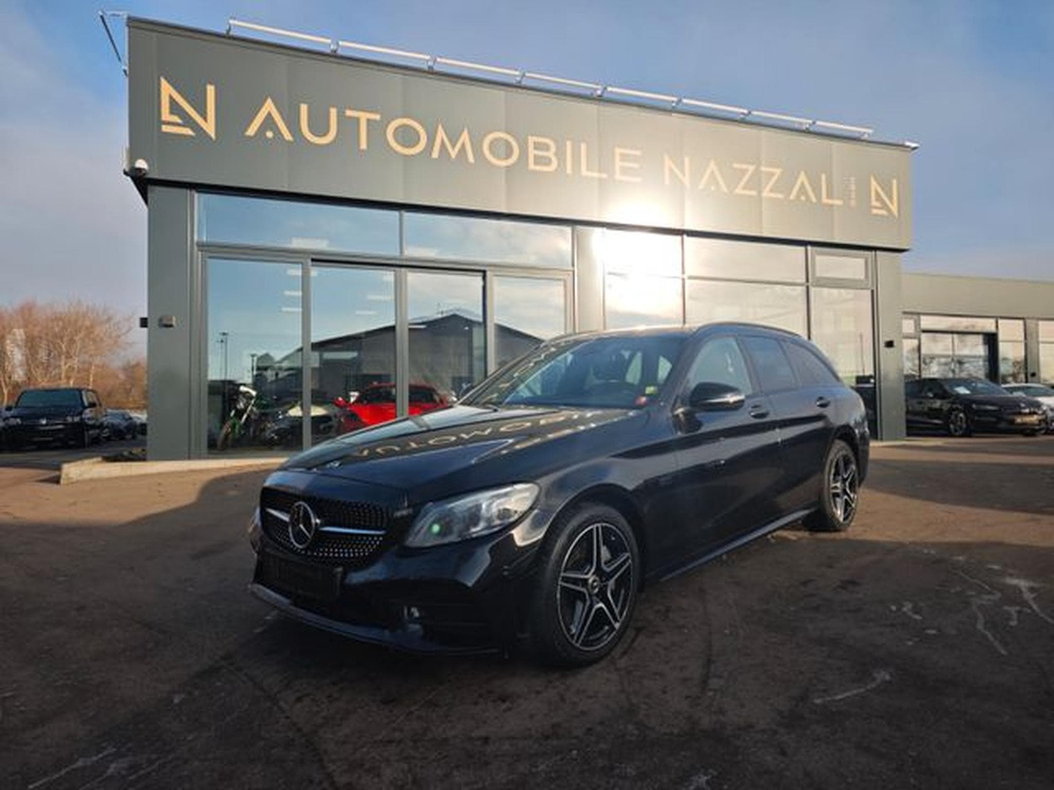 Mercedes C 300 C300e PLUG-IN-HYBRID*AMG-LINE*NIGHT*LED*2.HAND* (2020) - Photo 2