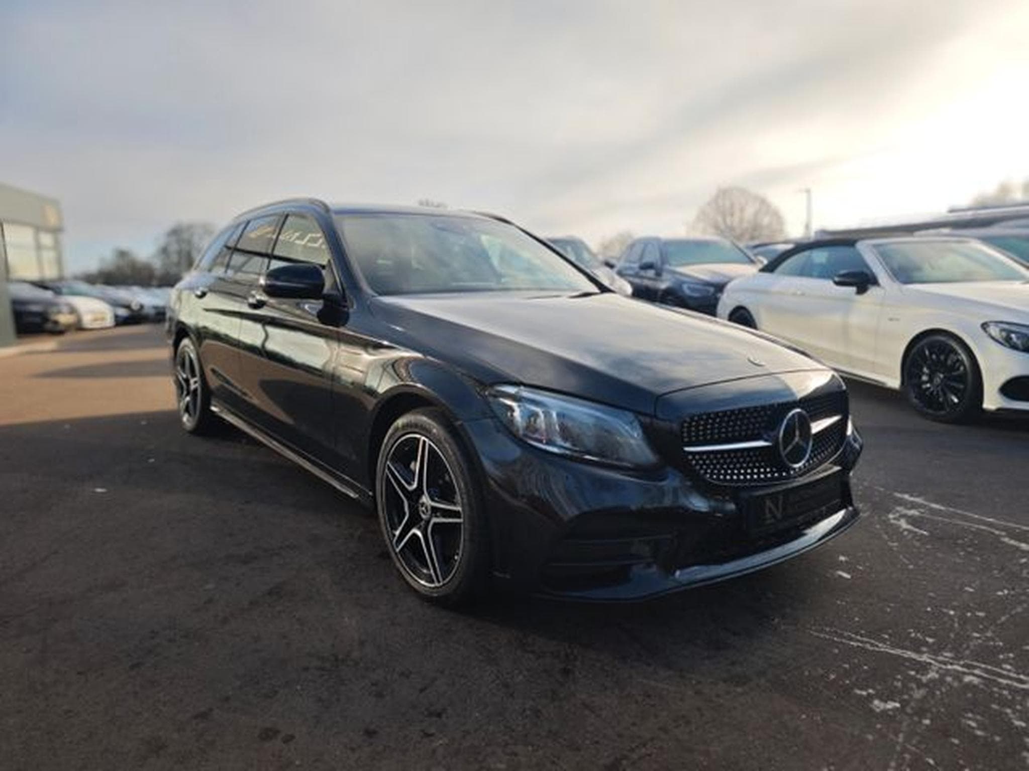 Mercedes C 300 C300e PLUG-IN-HYBRID*AMG-LINE*NIGHT*LED*2.HAND* (2020) - Photo 4
