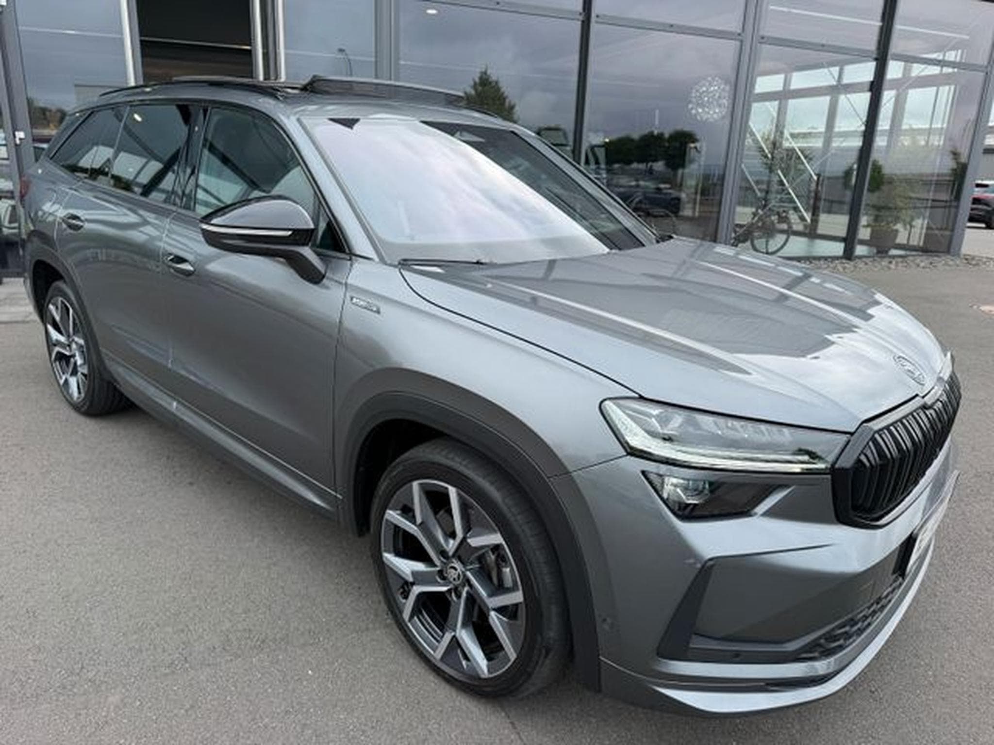 Skoda Kodiaq Kodiaq 2.0TDI 4x4 Sportline Pano Canton AHK HUD (2025) - Photo 4