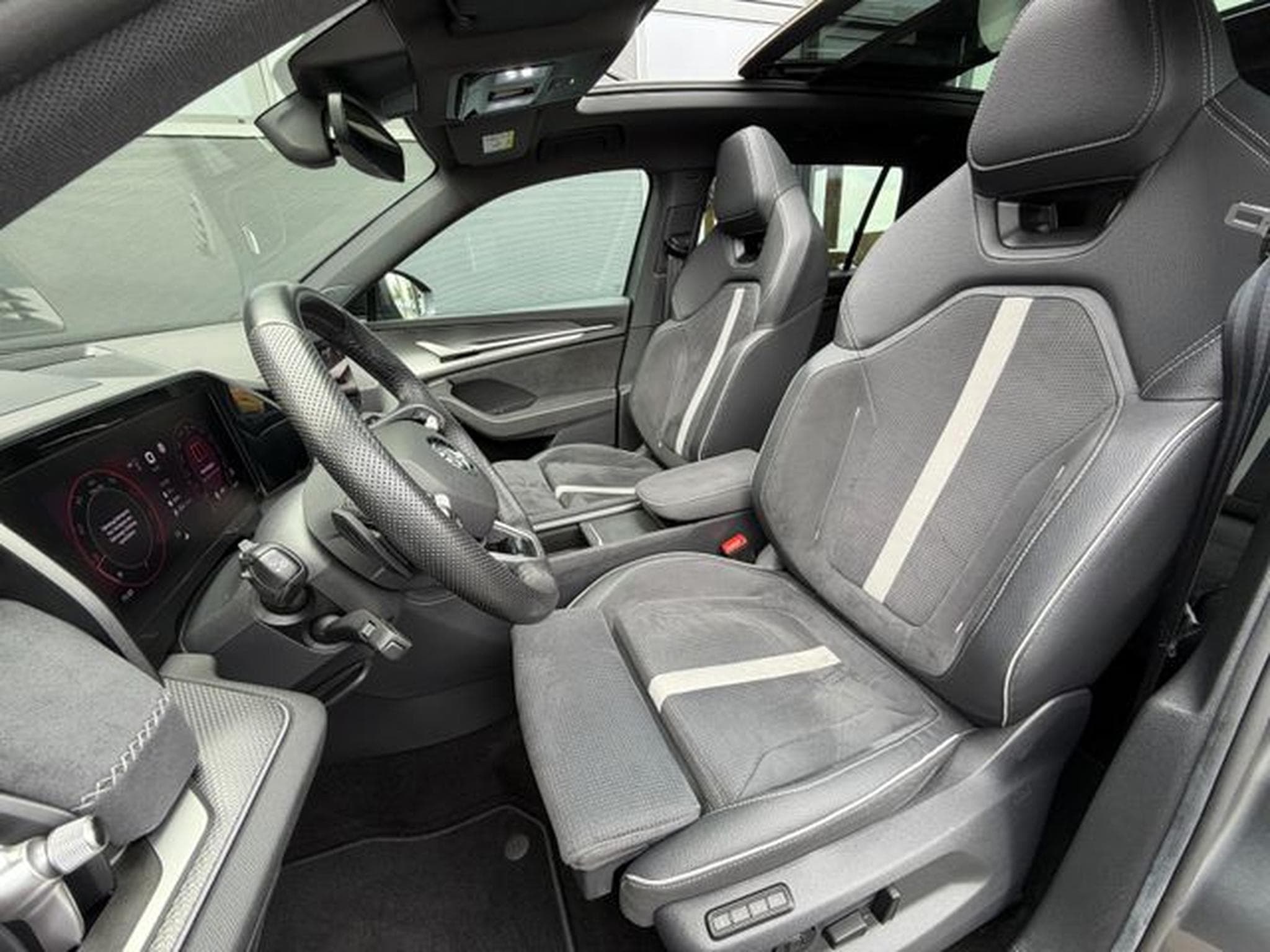 Skoda Kodiaq Kodiaq 2.0TDI 4x4 Sportline Pano Canton AHK HUD (2025) - Photo 10