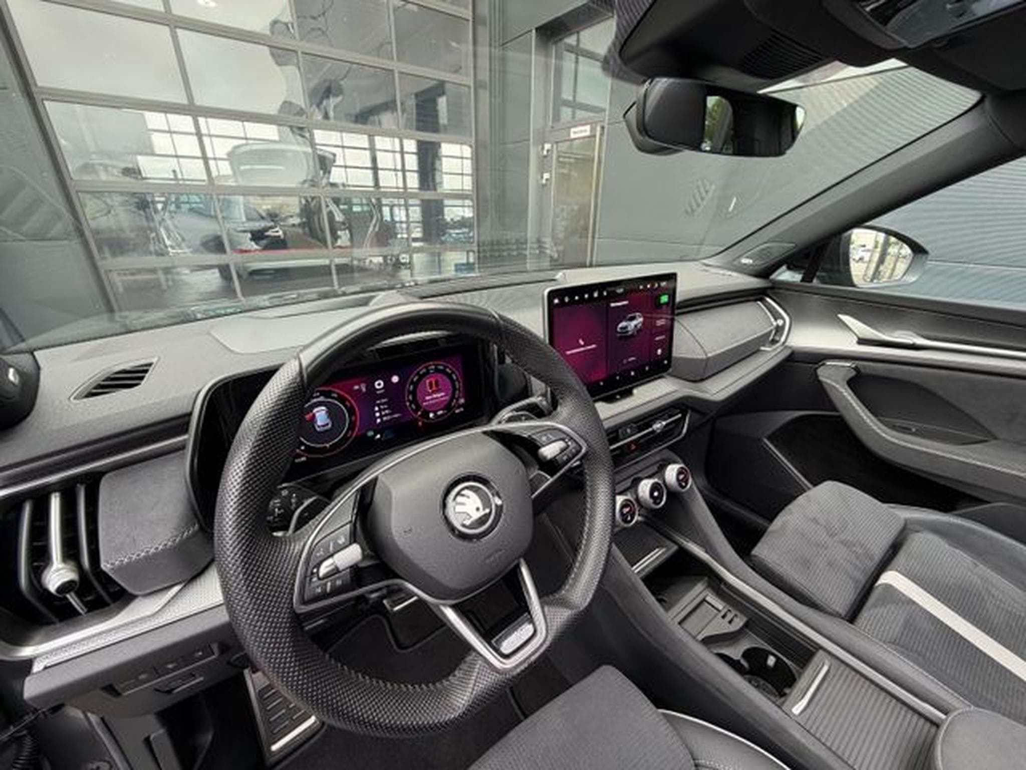 Skoda Kodiaq Kodiaq 2.0TDI 4x4 Sportline Pano Canton AHK HUD (2025) - Photo 11