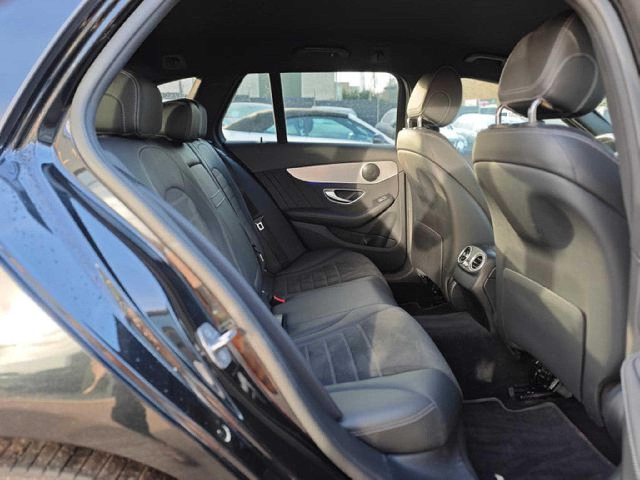 Mercedes C 300 C300e PLUG-IN-HYBRID*AMG-LINE*NIGHT*LED*2.HAND* (2020) - Photo 14