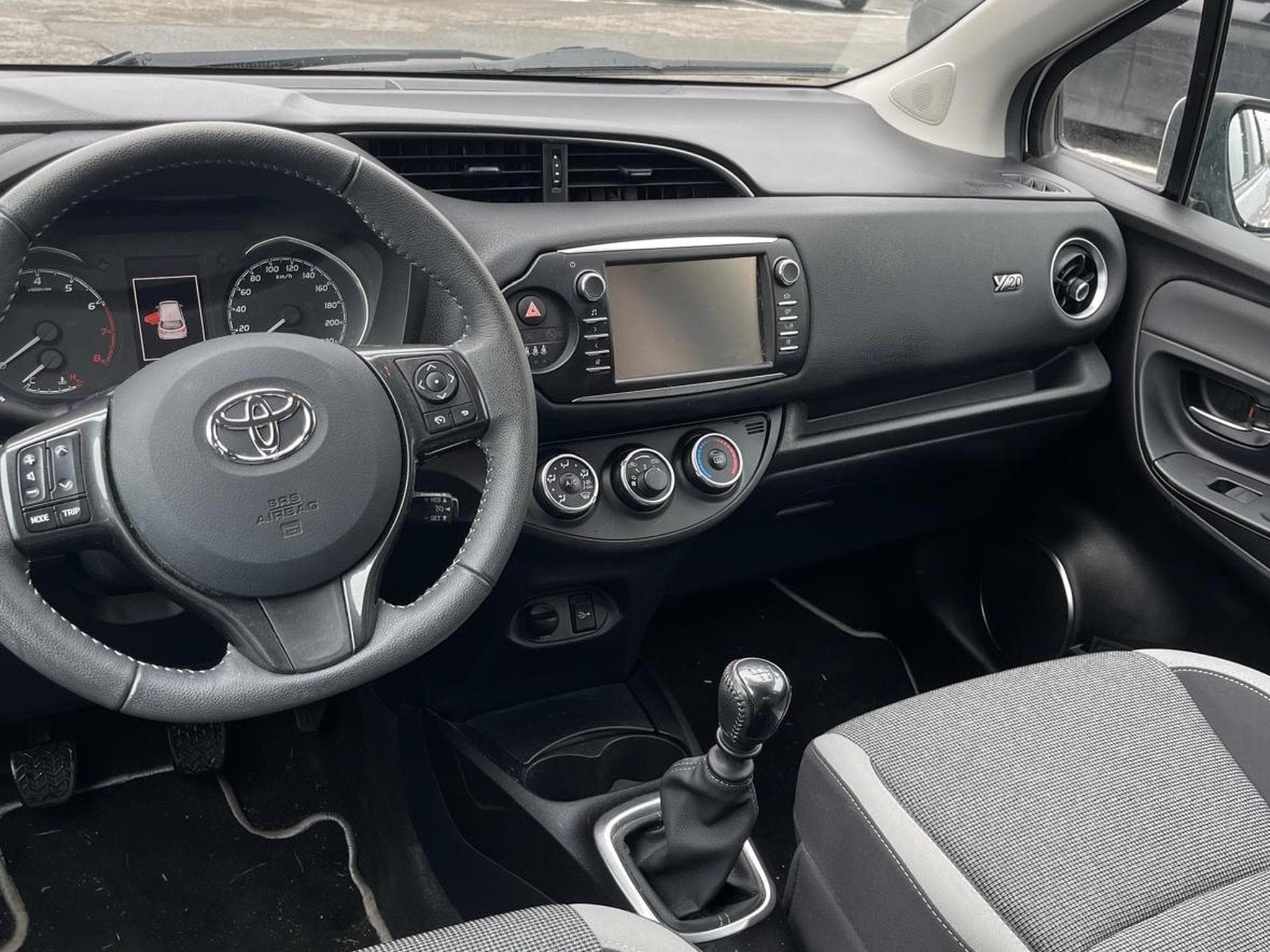 Toyota Yaris 1.5 petrol 82 kw (2019) - Foto 6