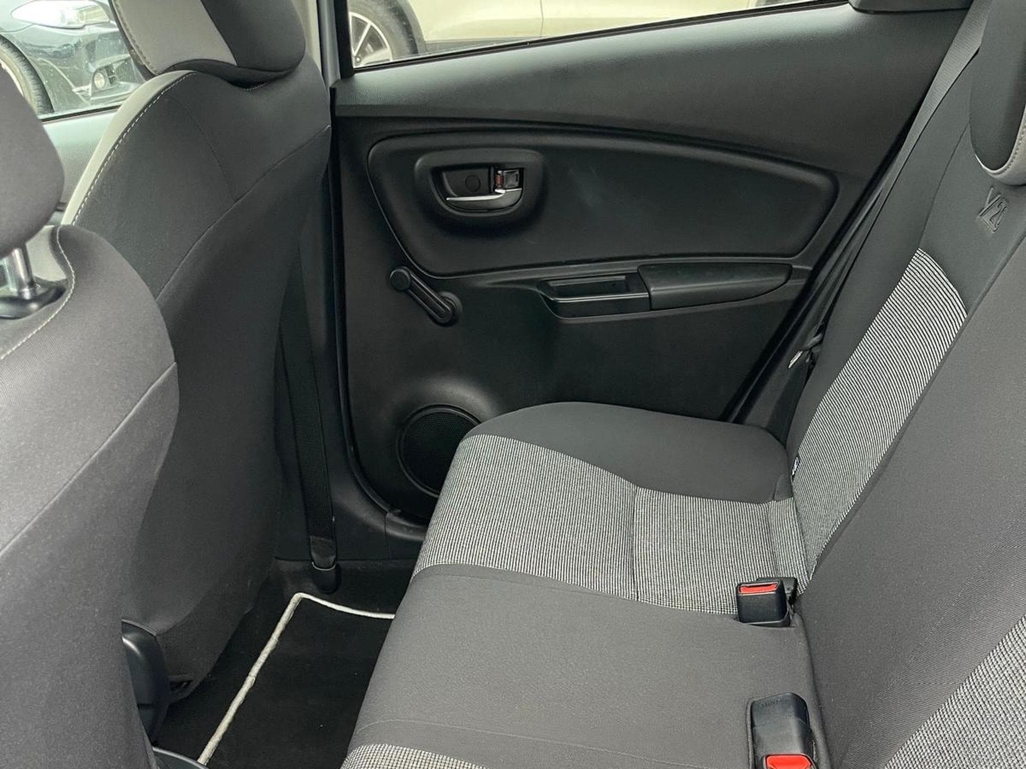 Toyota Yaris 1.5 petrol 82 kw (2019) - Foto 7