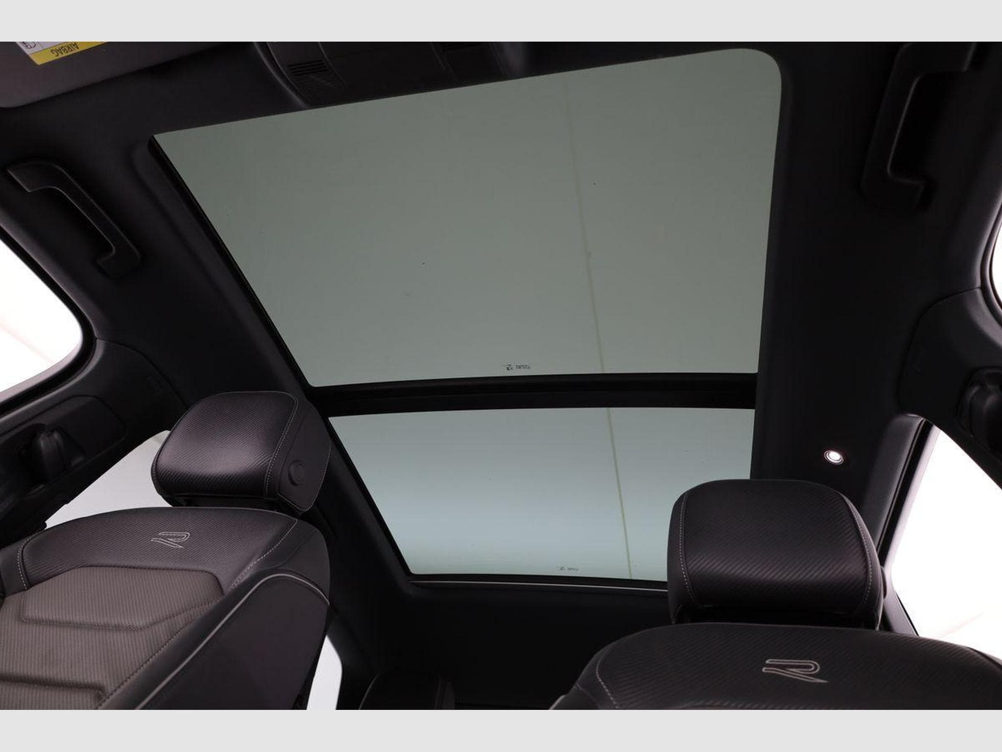 VW Touareg 3.0 TDI 210 kW 4Motion R-Line (2024) - Photo 9