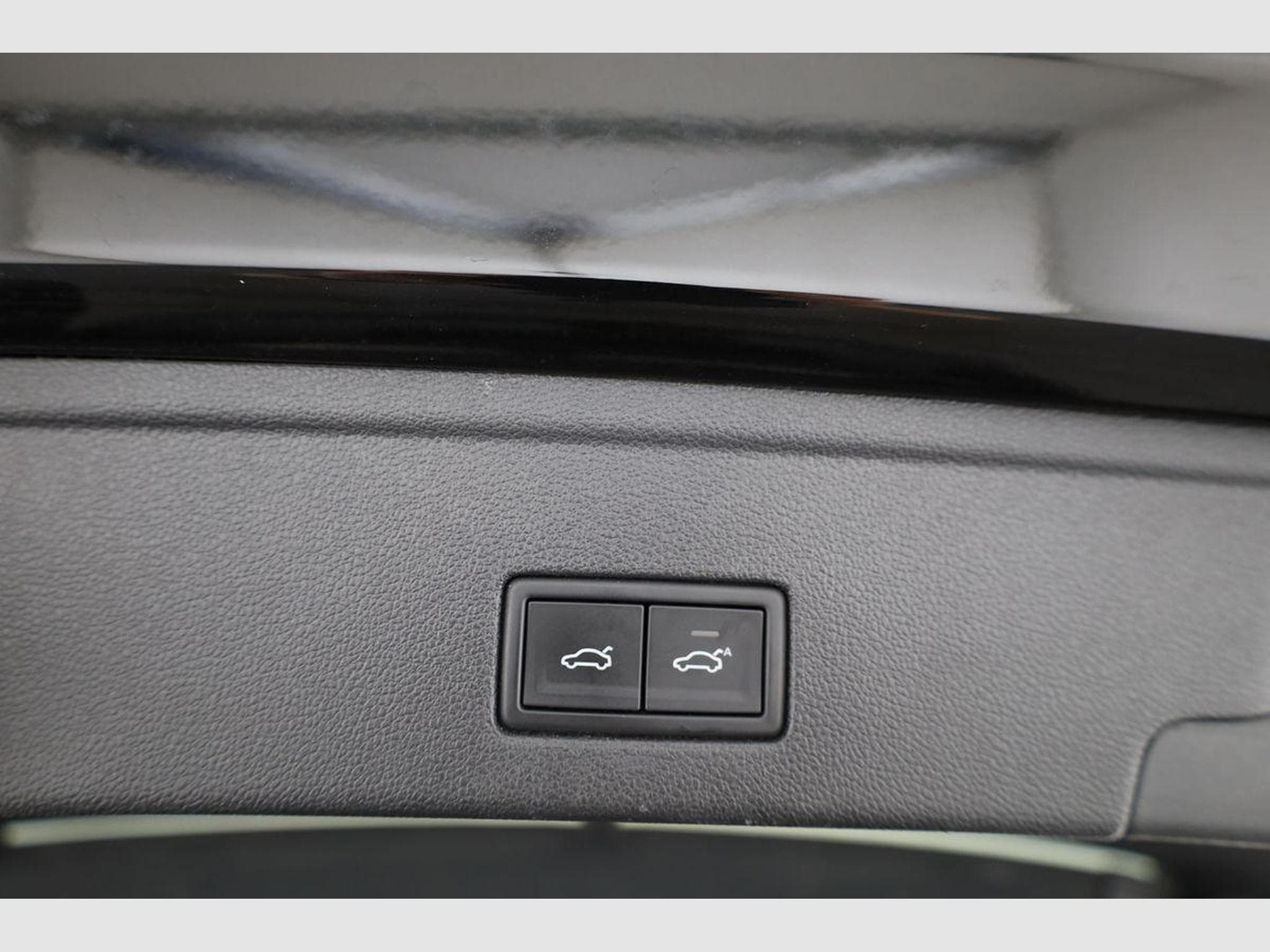 VW Touareg 3.0 TDI 210 kW 4Motion R-Line (2024) - Photo 15