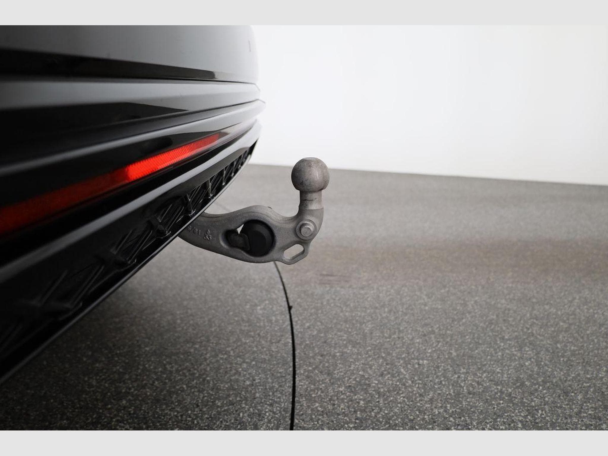 VW Touareg 3.0 TDI 210 kW 4Motion R-Line (2024) - Photo 14