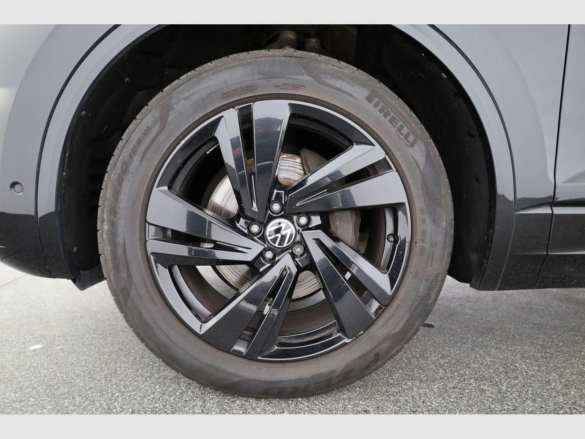 VW Touareg 3.0 TDI 210 kW 4Motion R-Line (2024) - Photo 16
