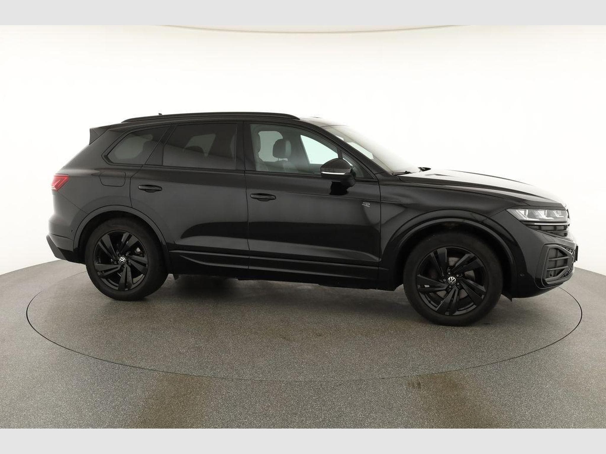 VW Touareg 3.0 TDI 210 kW 4Motion R-Line (2024) - Photo 24