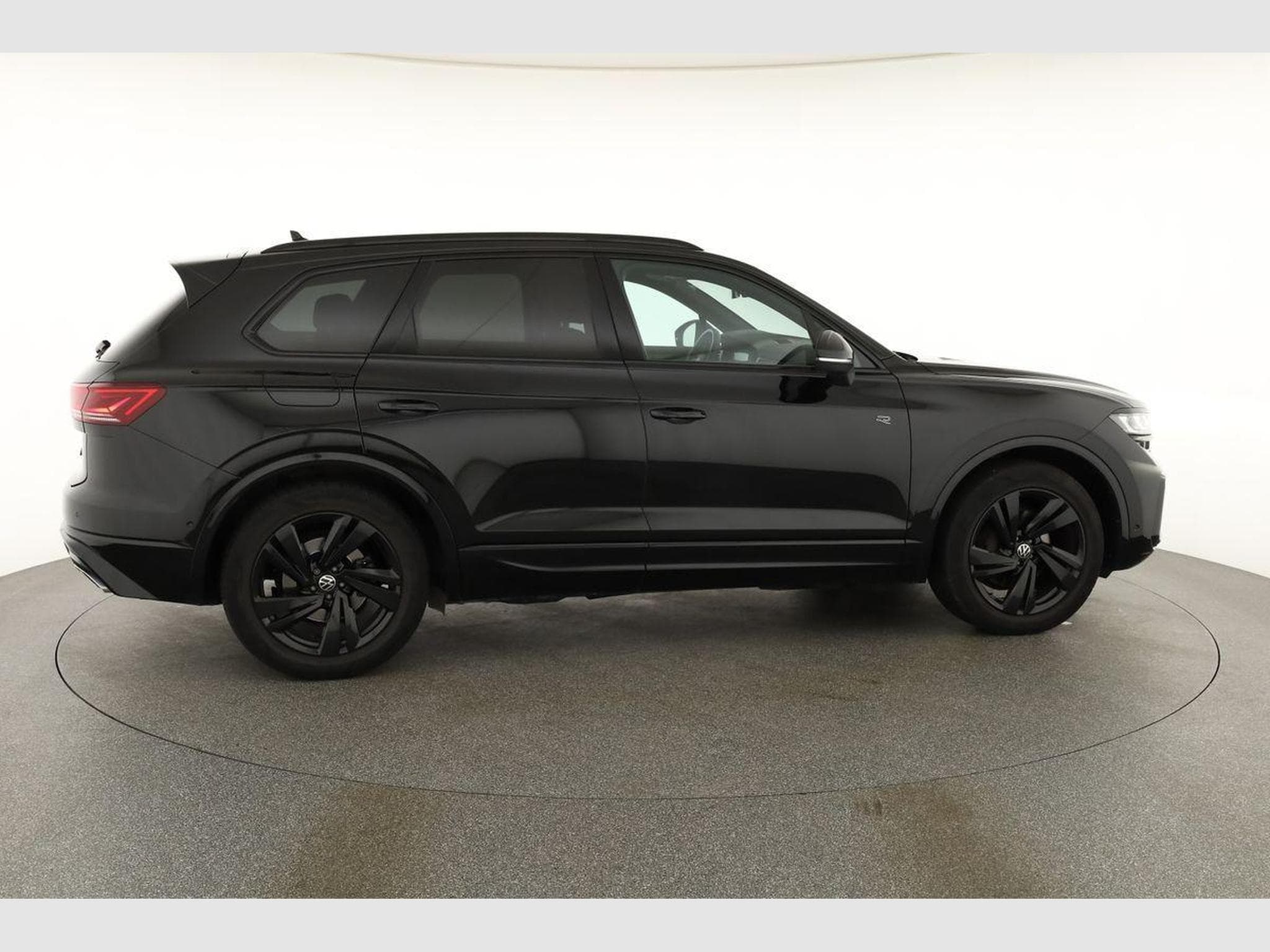 VW Touareg 3.0 TDI 210 kW 4Motion R-Line (2024) - Photo 22