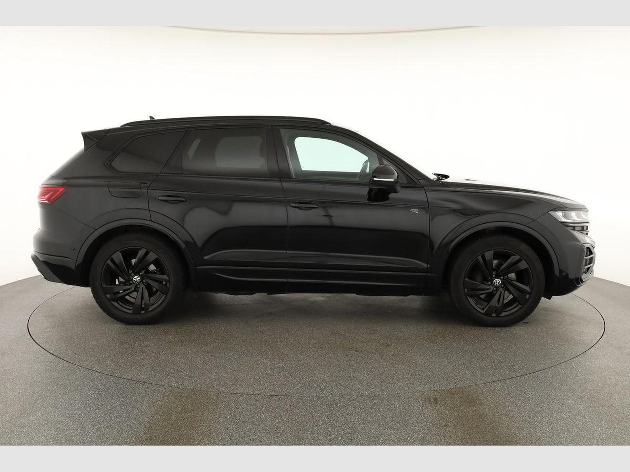 VW Touareg 3.0 TDI 210 kW 4Motion R-Line (2024) - Photo 23