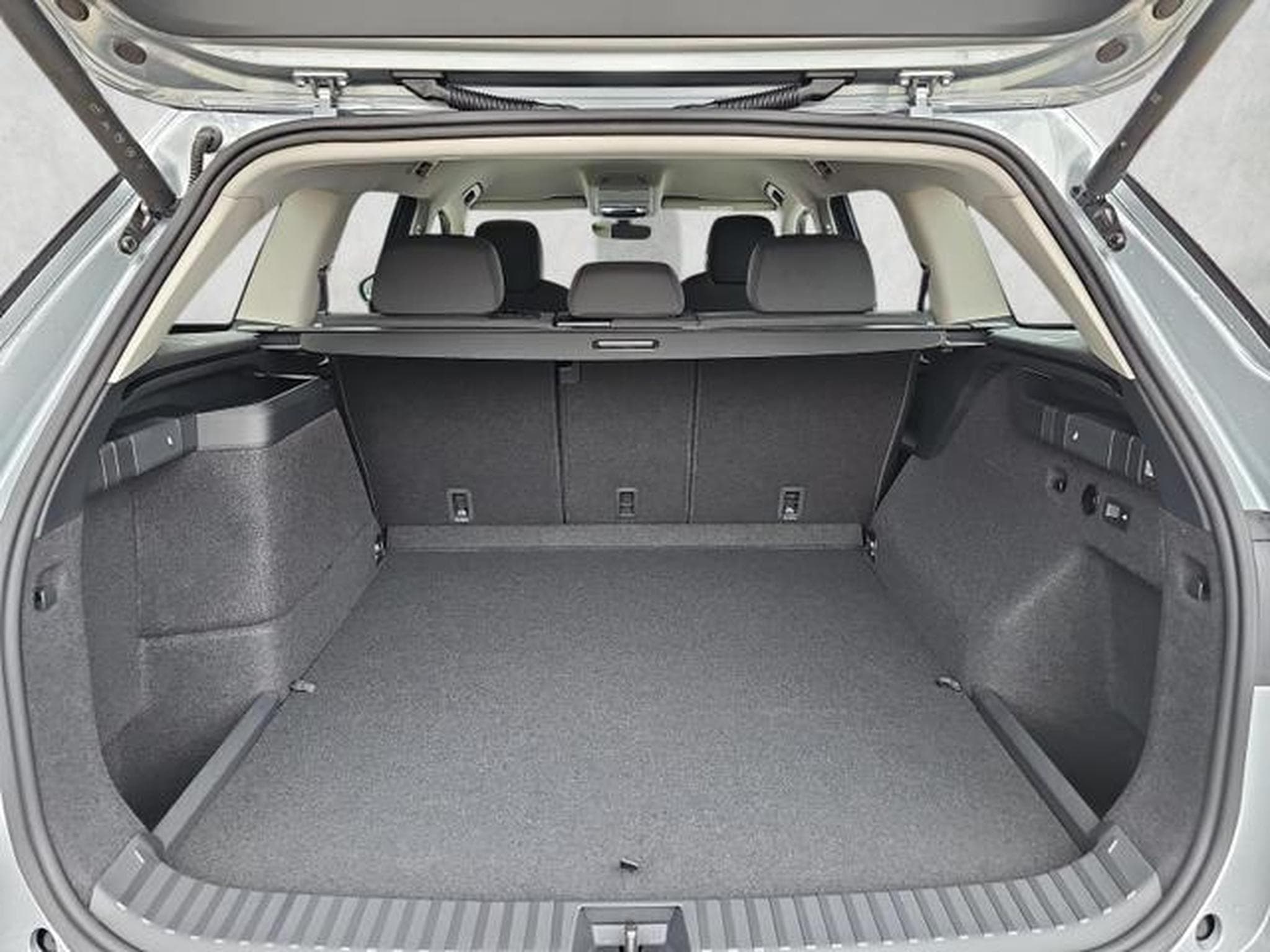 Skoda Kodiaq 1.5 TSI iV 150 kW Selection (2026) - Foto 14