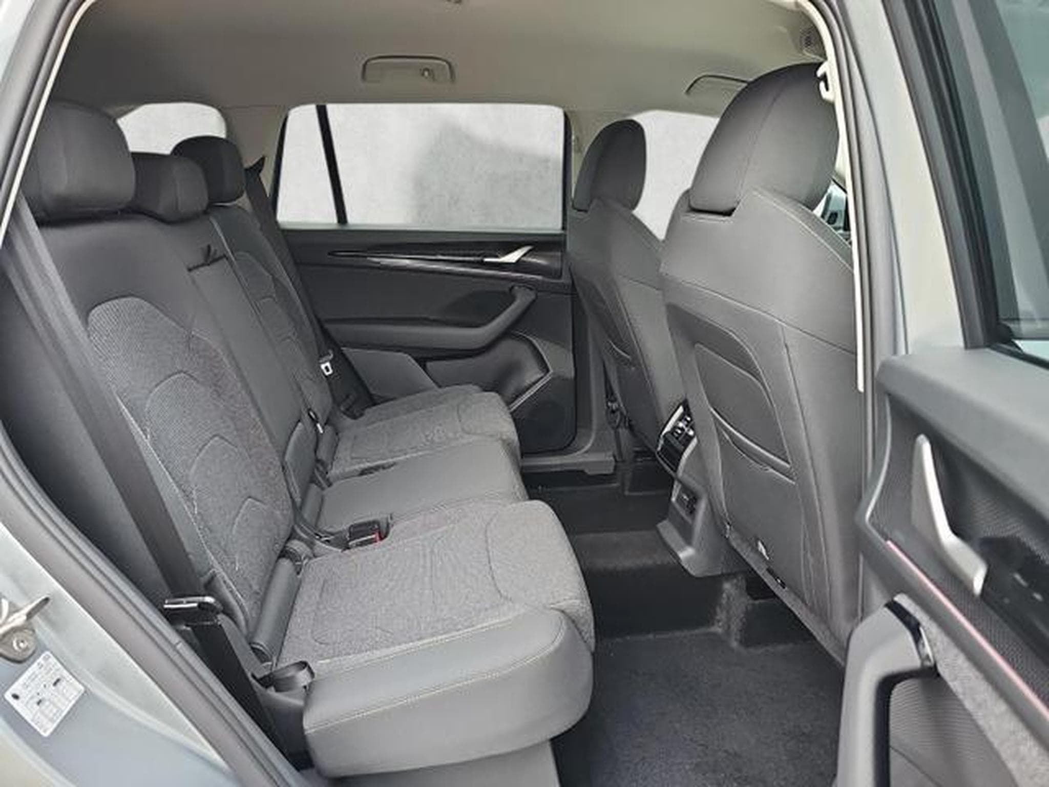 Skoda Kodiaq 1.5 TSI iV 150 kW Selection (2026) - Foto 13