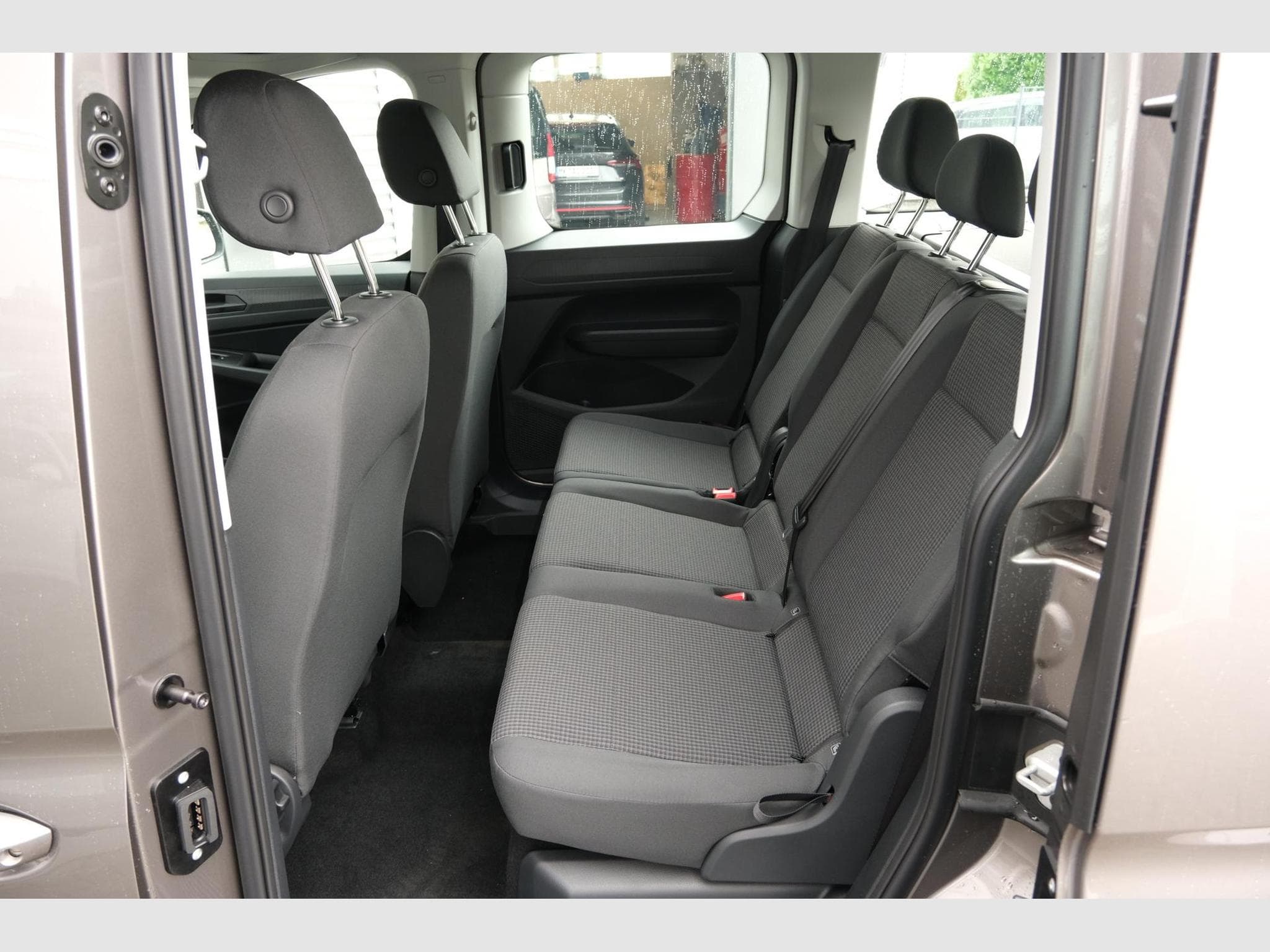 VW Caddy eHybrid Anhängerkupplung App-Connect (2026) - Foto 10