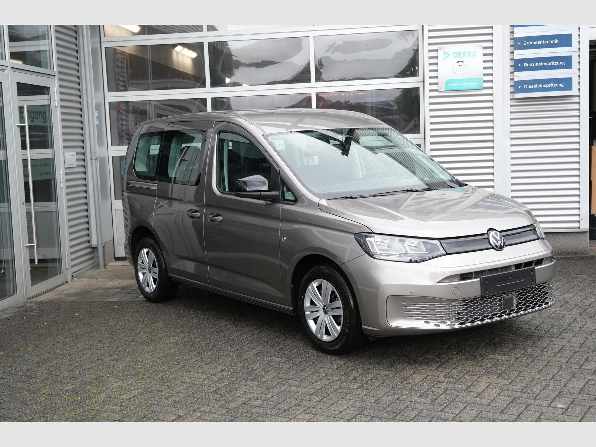 VW Caddy eHybrid Anhängerkupplung App-Connect (2026) - Foto 4