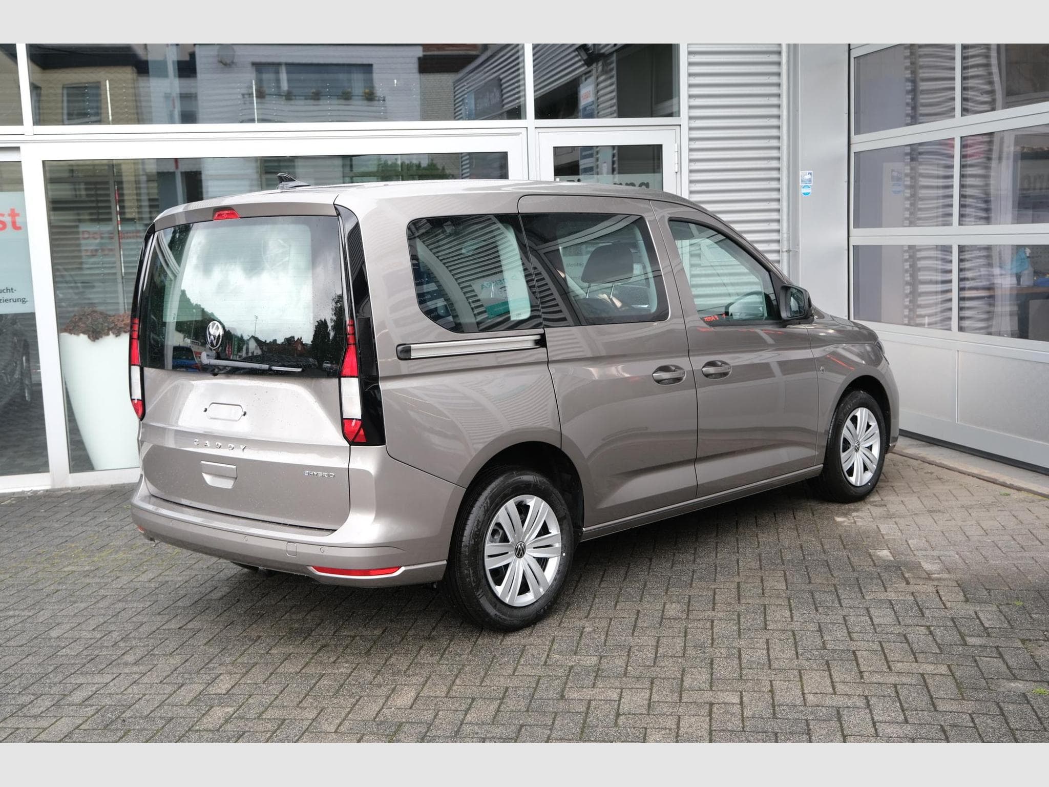 VW Caddy eHybrid Anhängerkupplung App-Connect (2026) - Foto 18