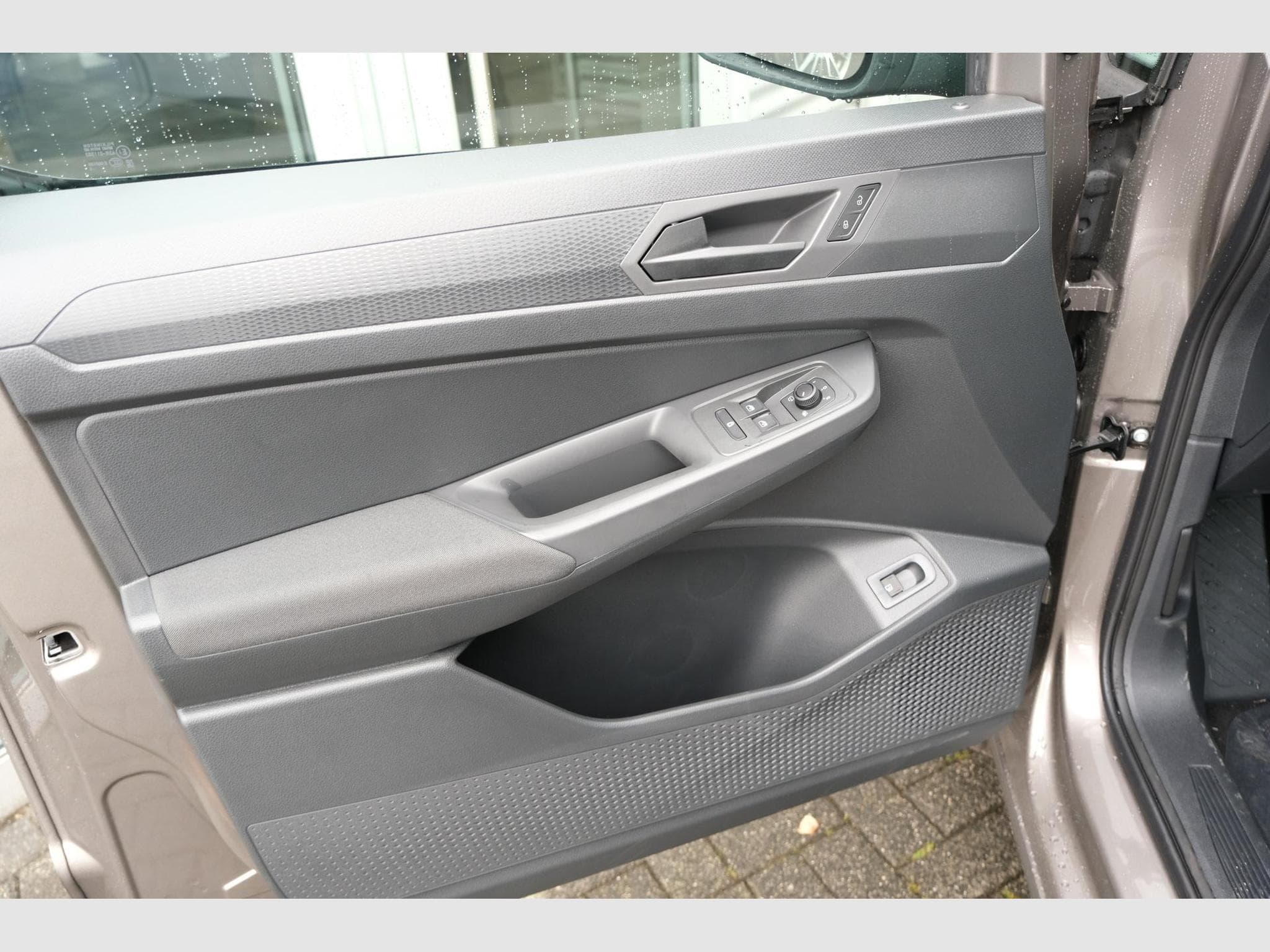 VW Caddy eHybrid Anhängerkupplung App-Connect (2026) - Foto 25