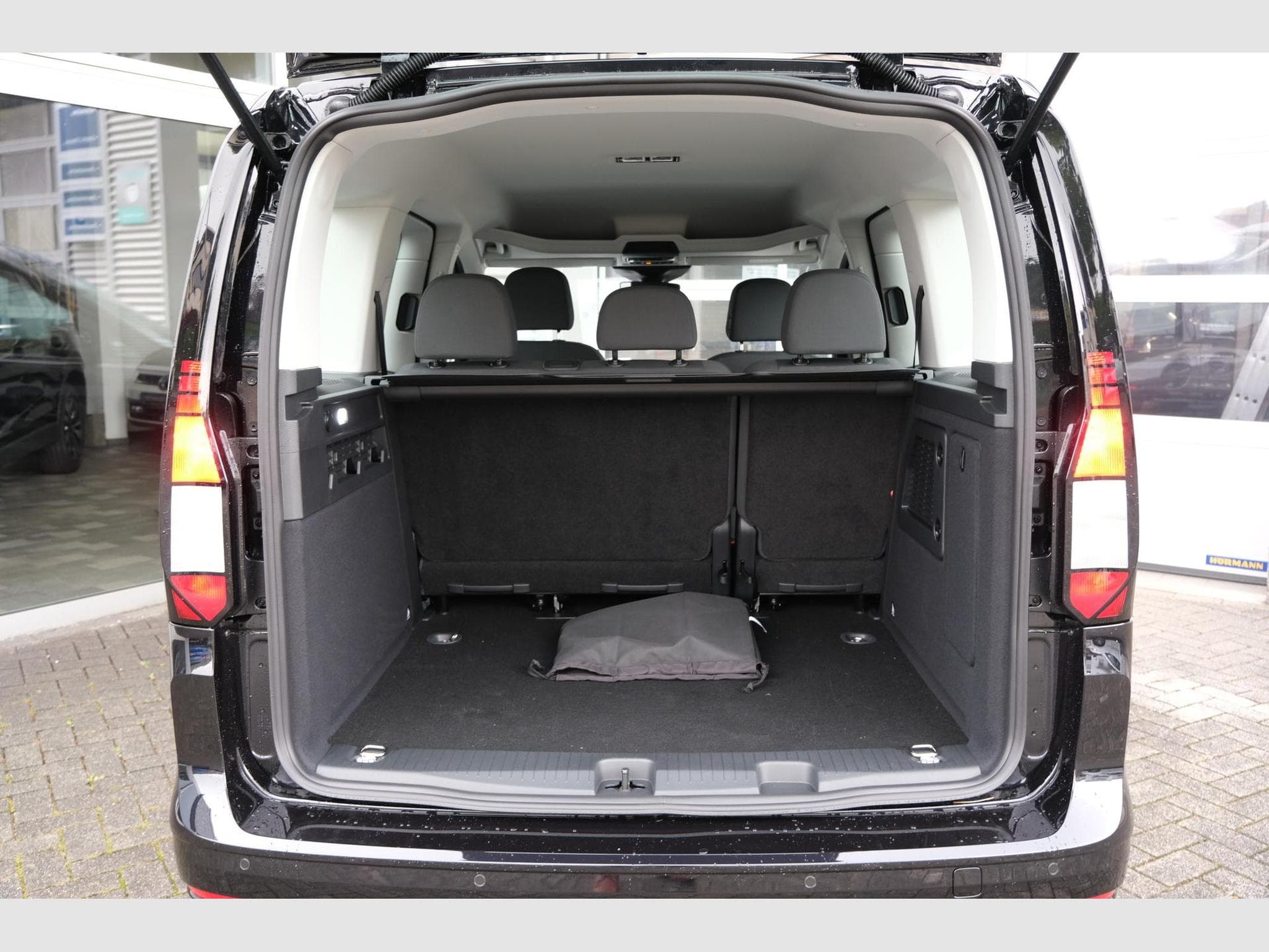 VW Caddy eHybrid Anhängerkupplung App-Connect (2026) - Foto 8