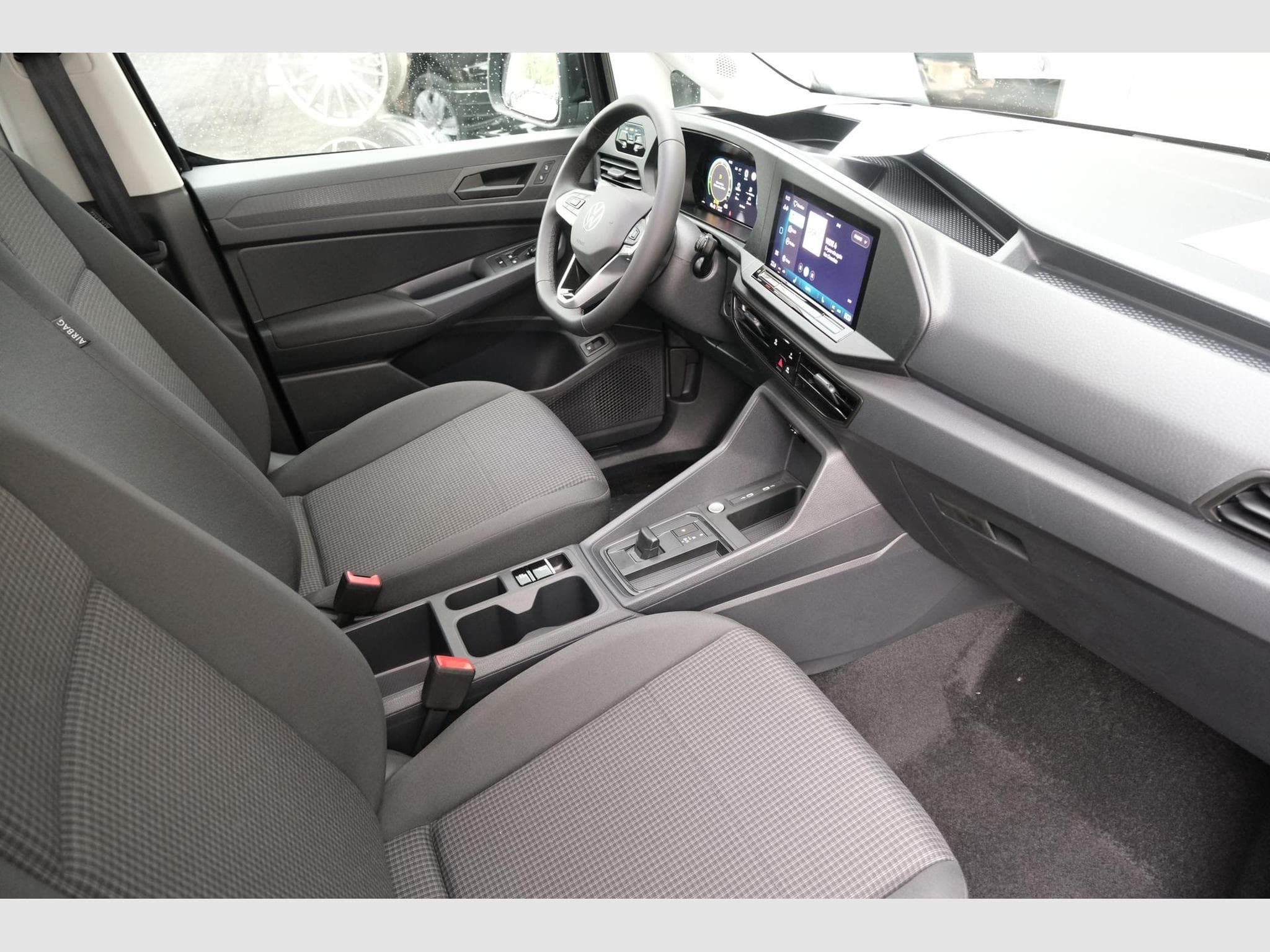 VW Caddy eHybrid Anhängerkupplung App-Connect (2026) - Foto 22