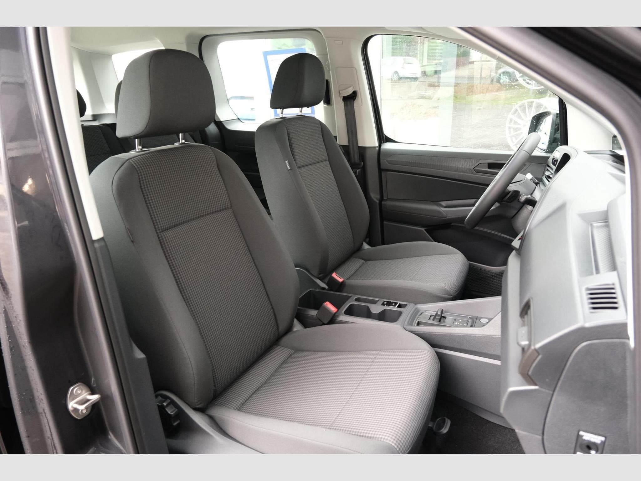 VW Caddy eHybrid Anhängerkupplung App-Connect (2026) - Foto 23
