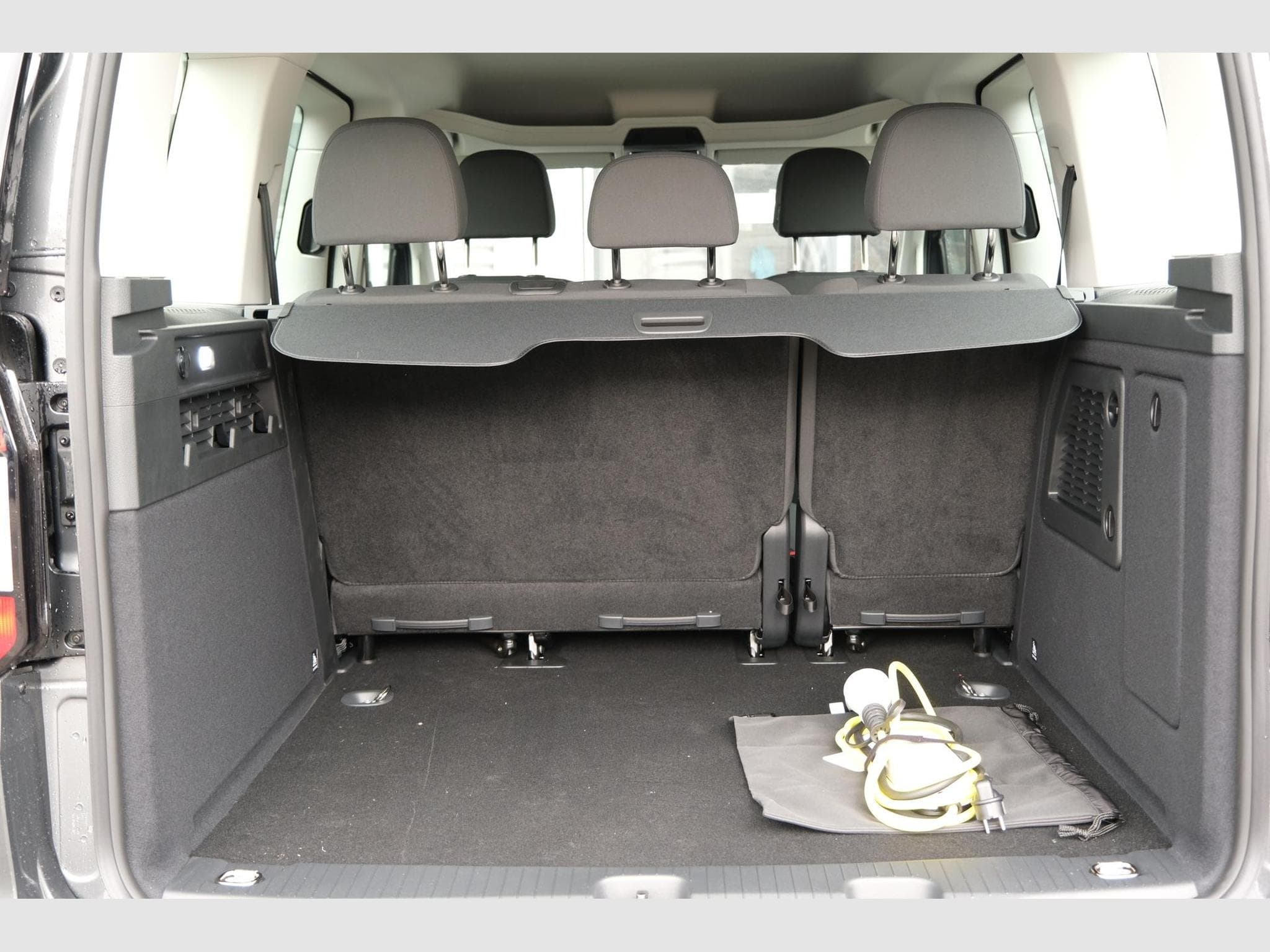 VW Caddy eHybrid Anhängerkupplung App-Connect (2026) - Foto 6