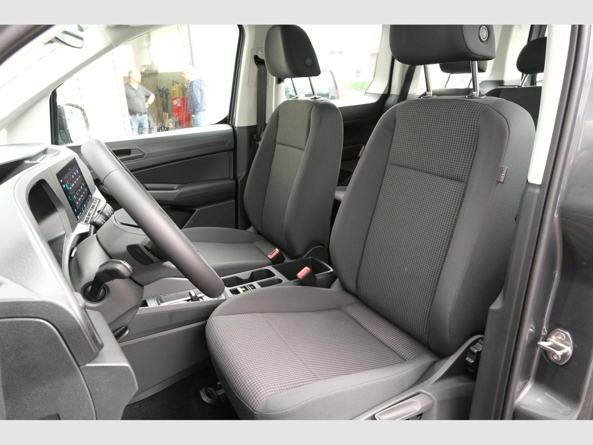 VW Caddy eHybrid Anhängerkupplung App-Connect (2026) - Foto 12