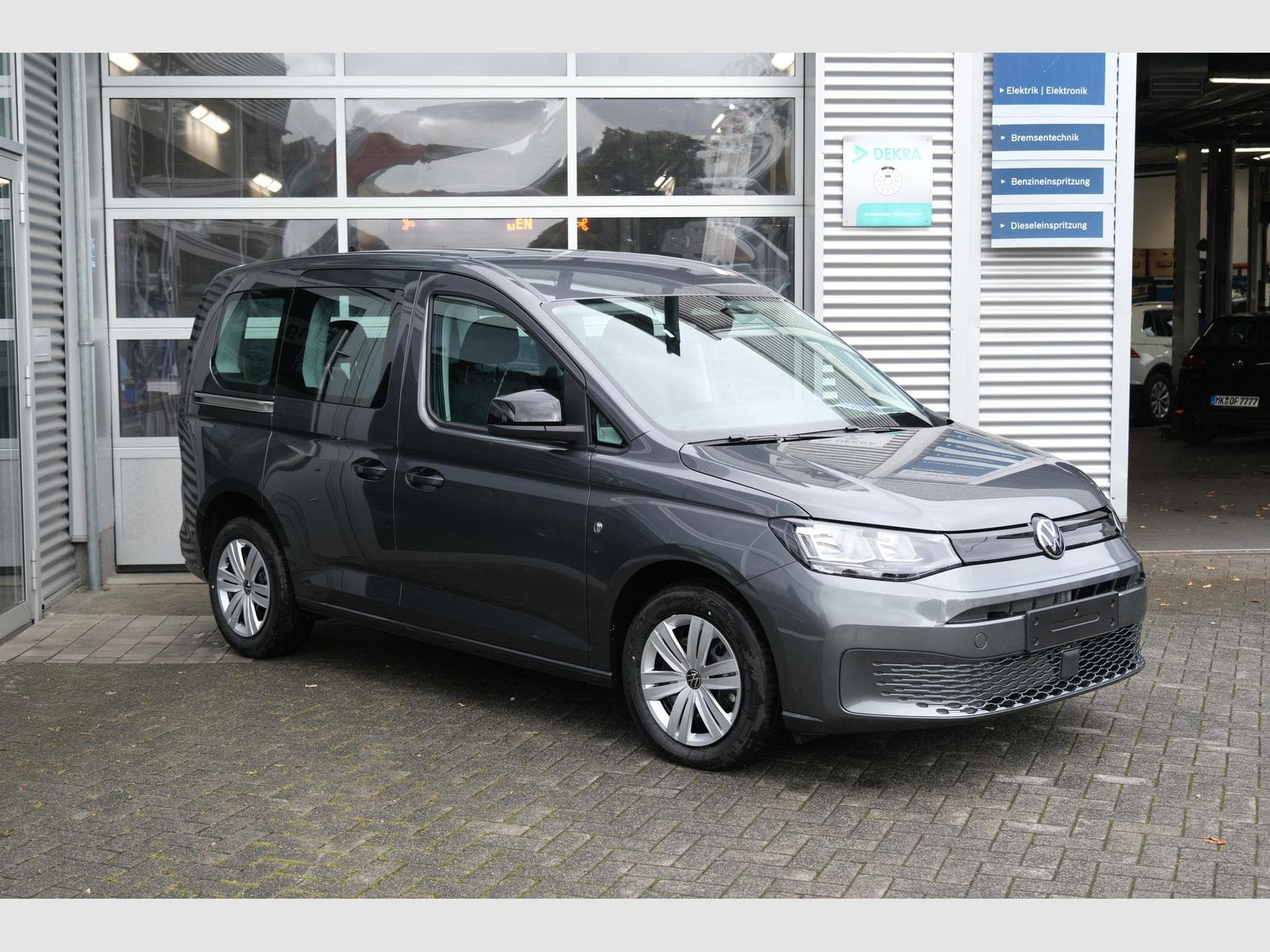 VW Caddy eHybrid Anhängerkupplung App-Connect (2026) - Foto 17