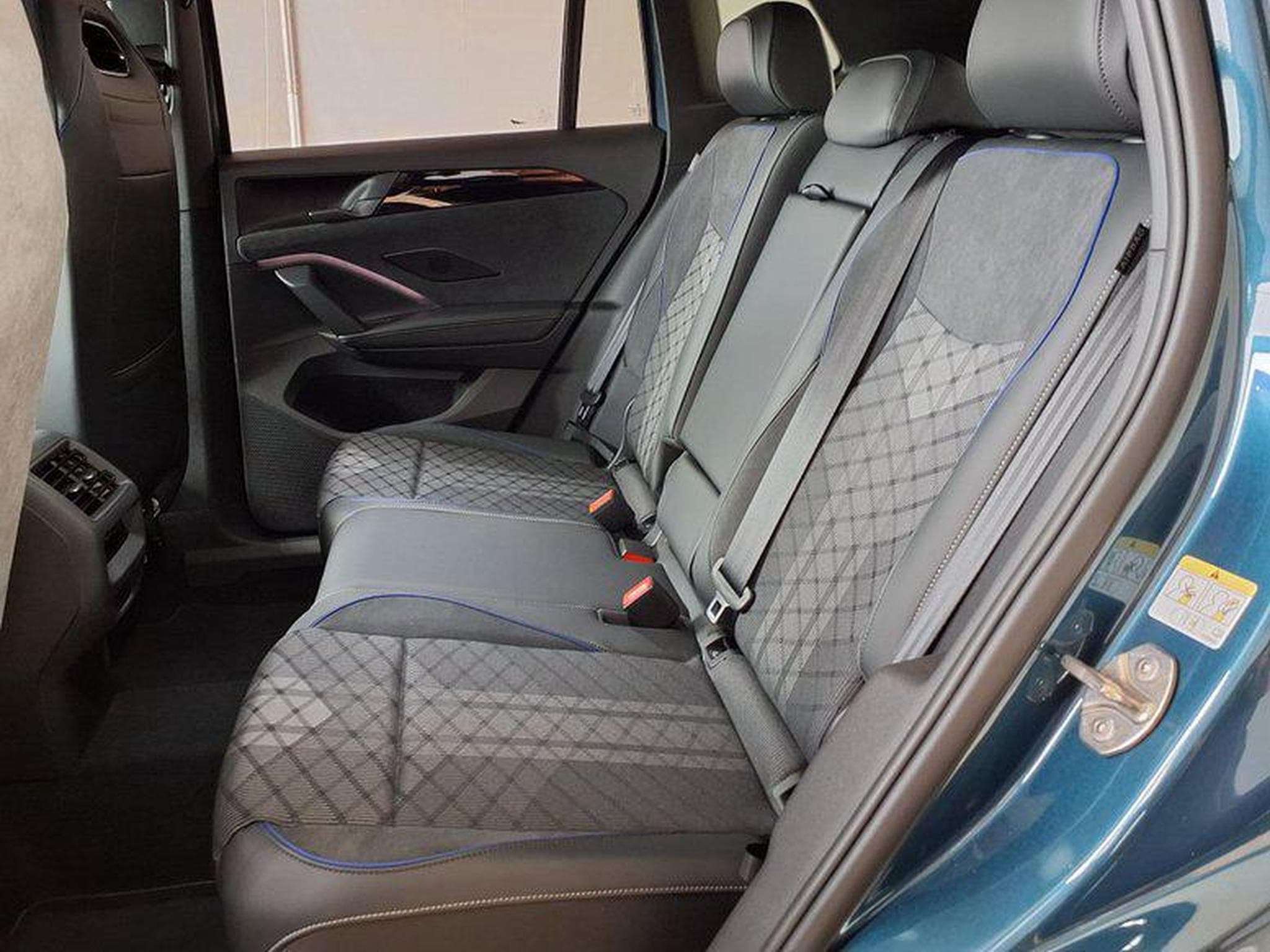 VW Tiguan R-Line 1.5 eTSI 7-Gang-DSG (2026) - Foto 6