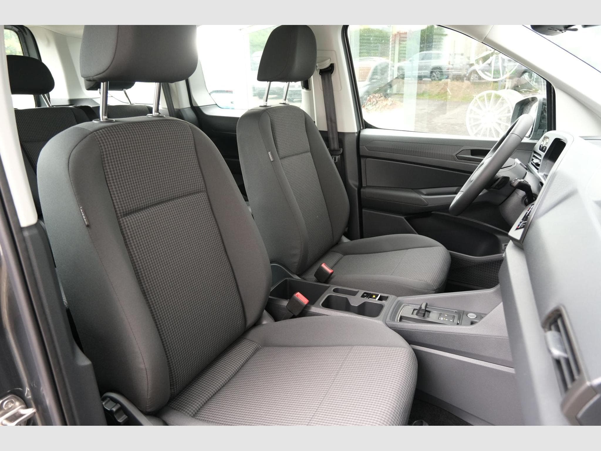 VW Caddy eHybrid Anhängerkupplung App-Connect (2026) - Foto 21