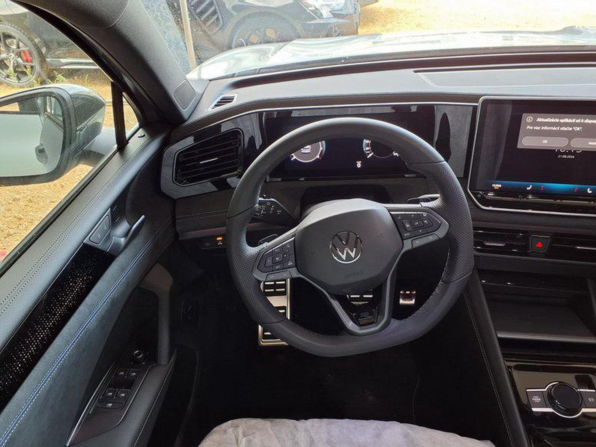 VW Tiguan R-Line 1.5 eTSI 7-Gang-DSG (2026) - Photo 8