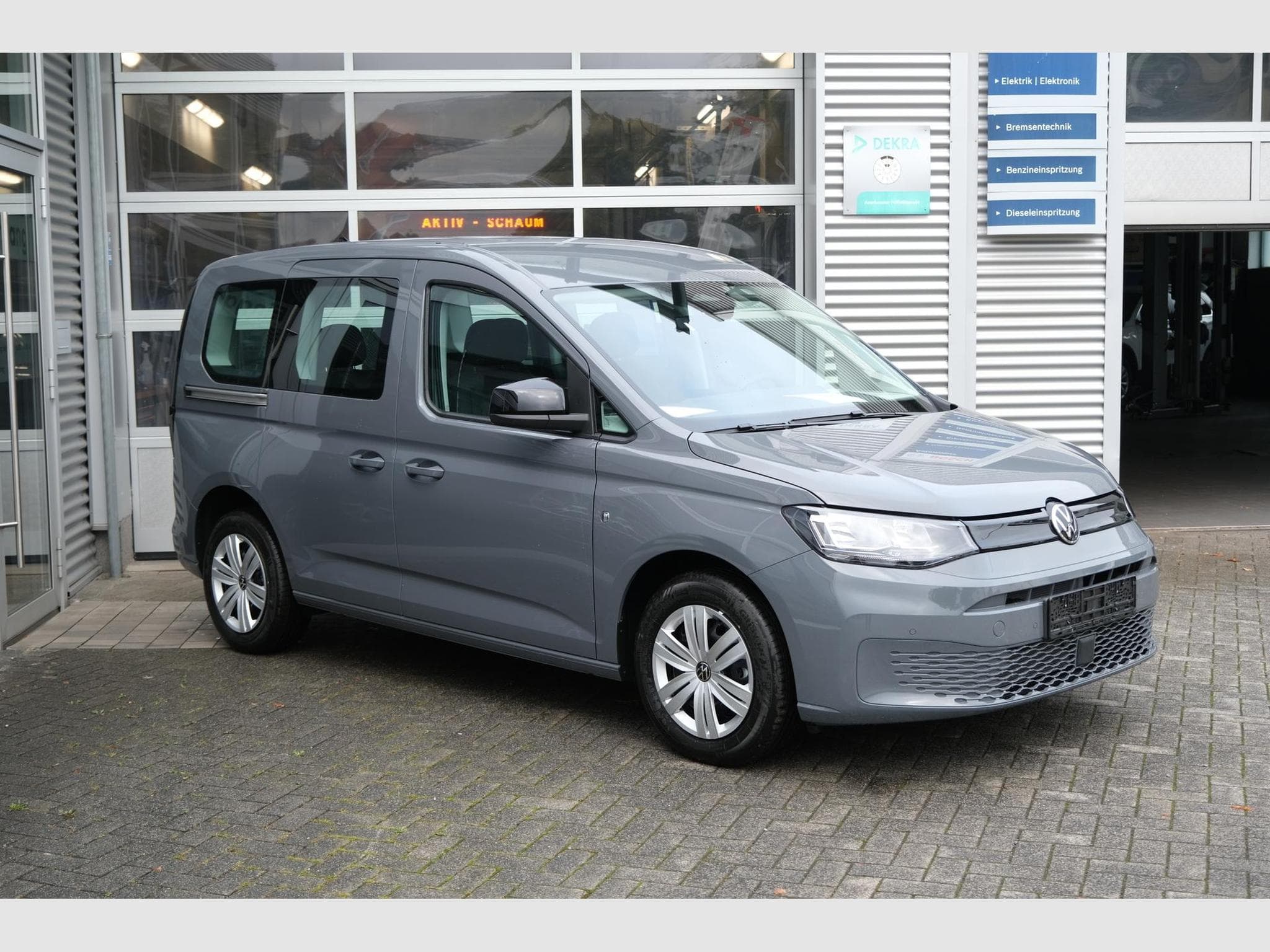 VW Caddy eHybrid Anhängerkupplung App-Connect (2026) - Foto 18