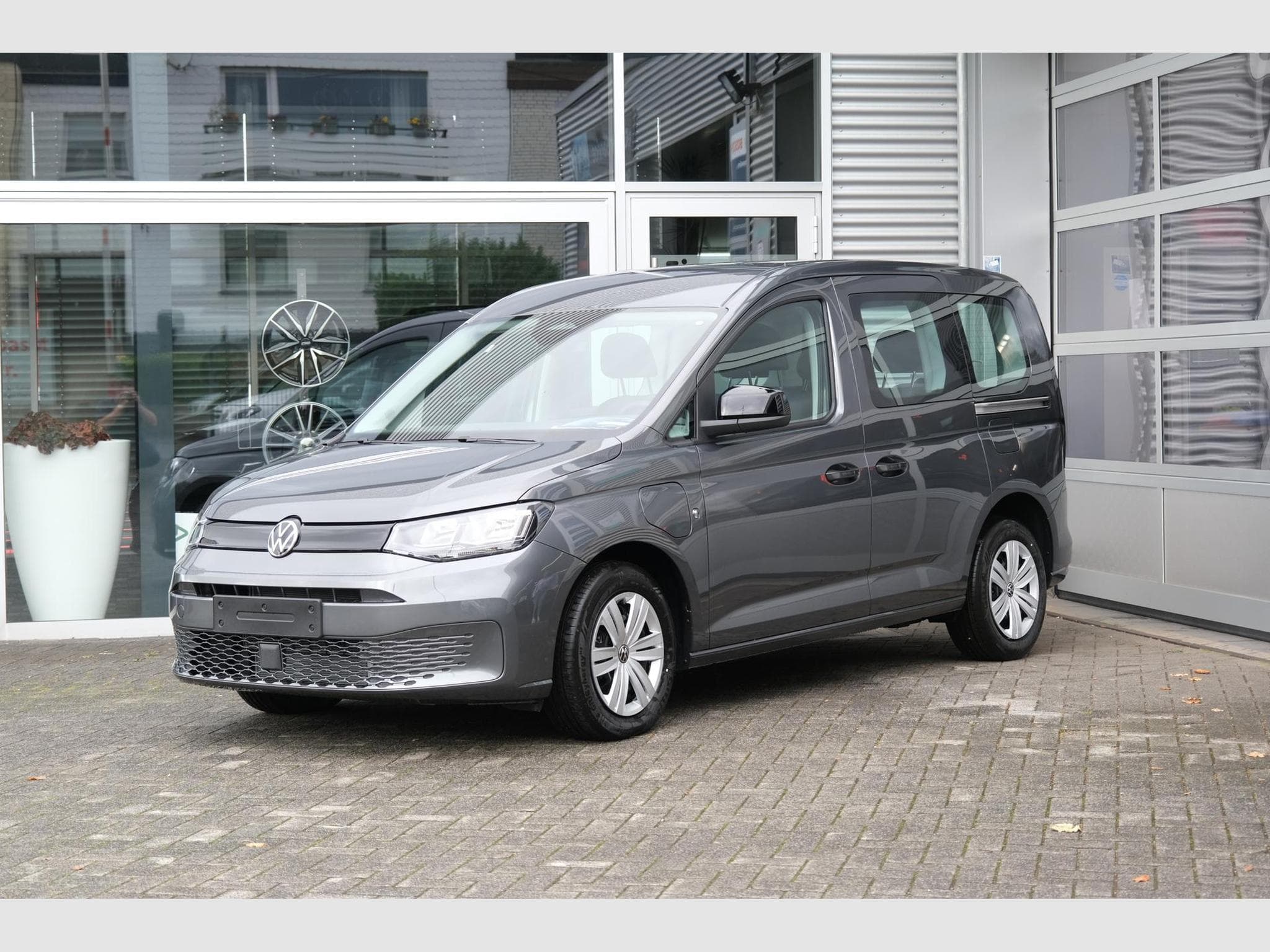 VW Caddy eHybrid Anhängerkupplung App-Connect (2026) - Foto 1