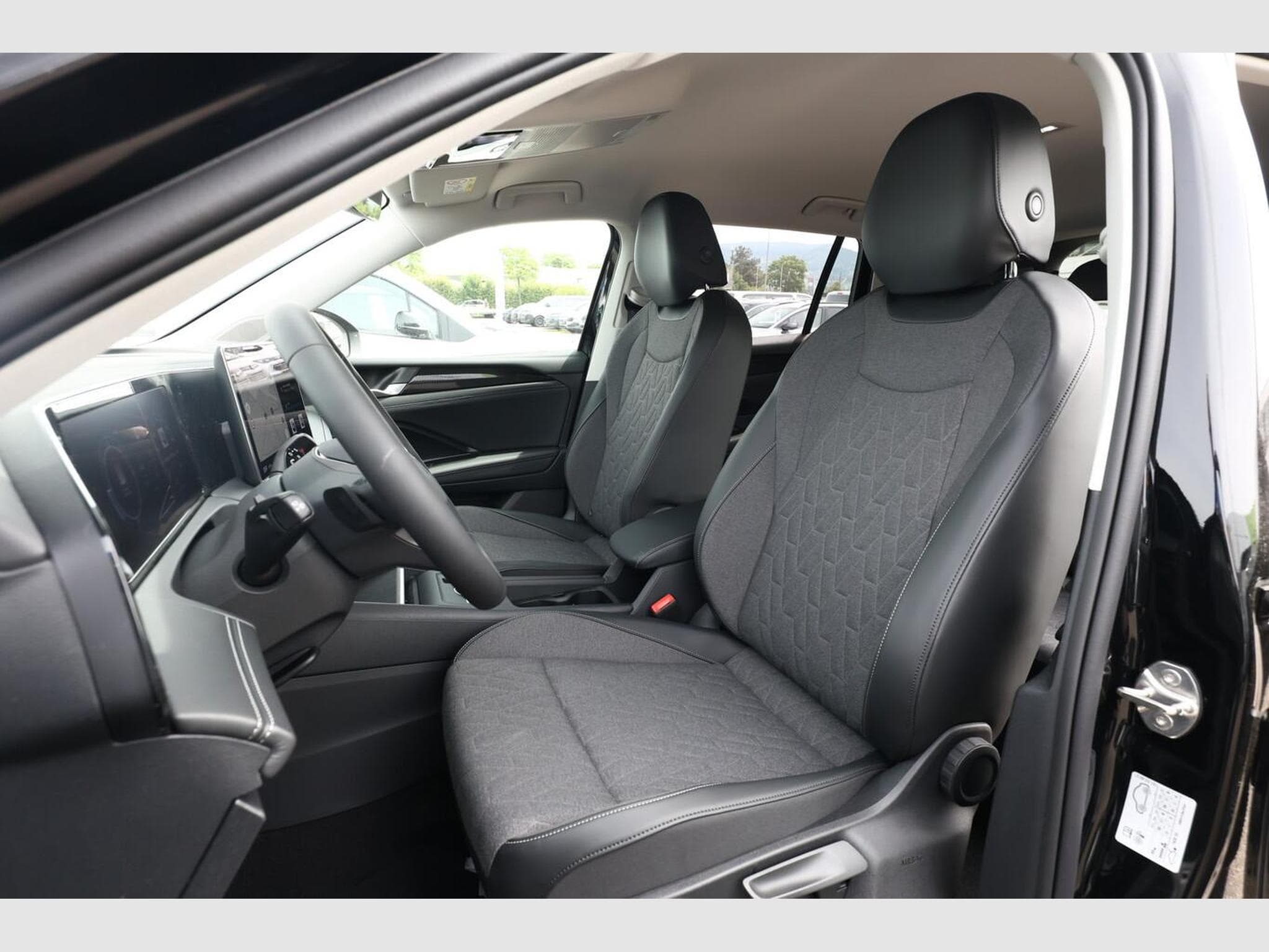 VW Tiguan DSG LED+ Nav (2026) - Foto 6