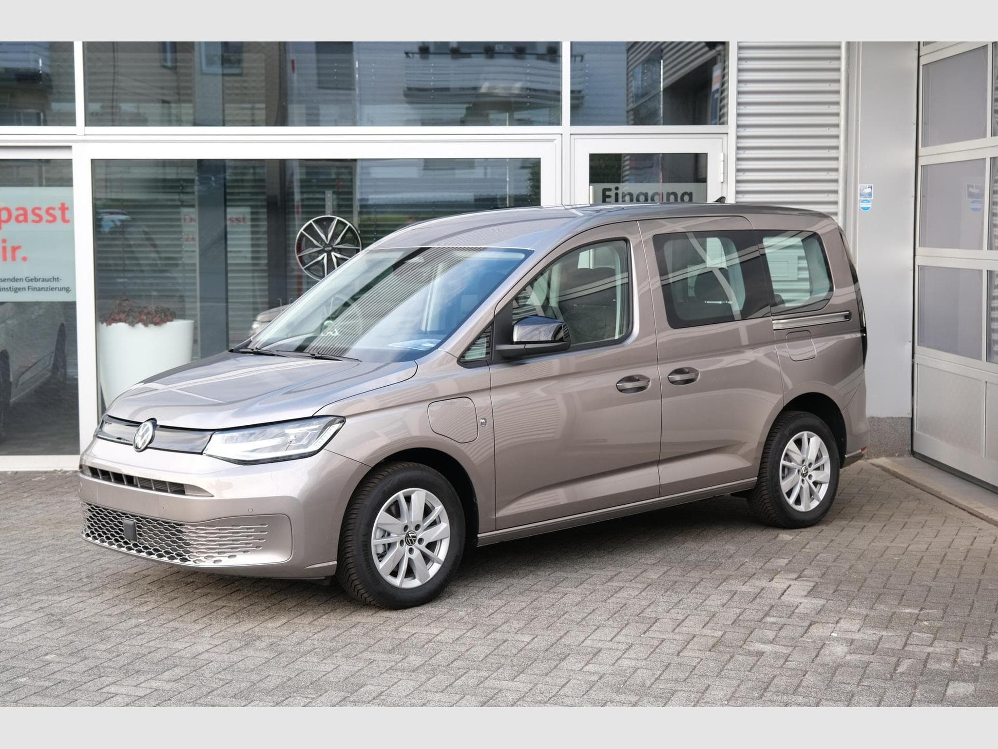 VW Caddy eHybrid Life Anhängerkupplung (2026) - Foto 17