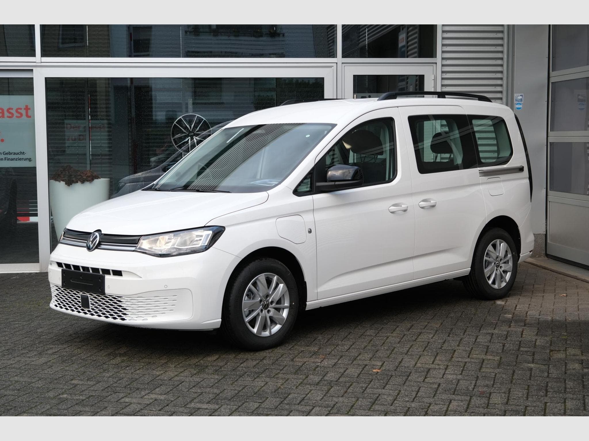 VW Caddy eHybrid Life Anhängerkupplung (2026) - Foto 1