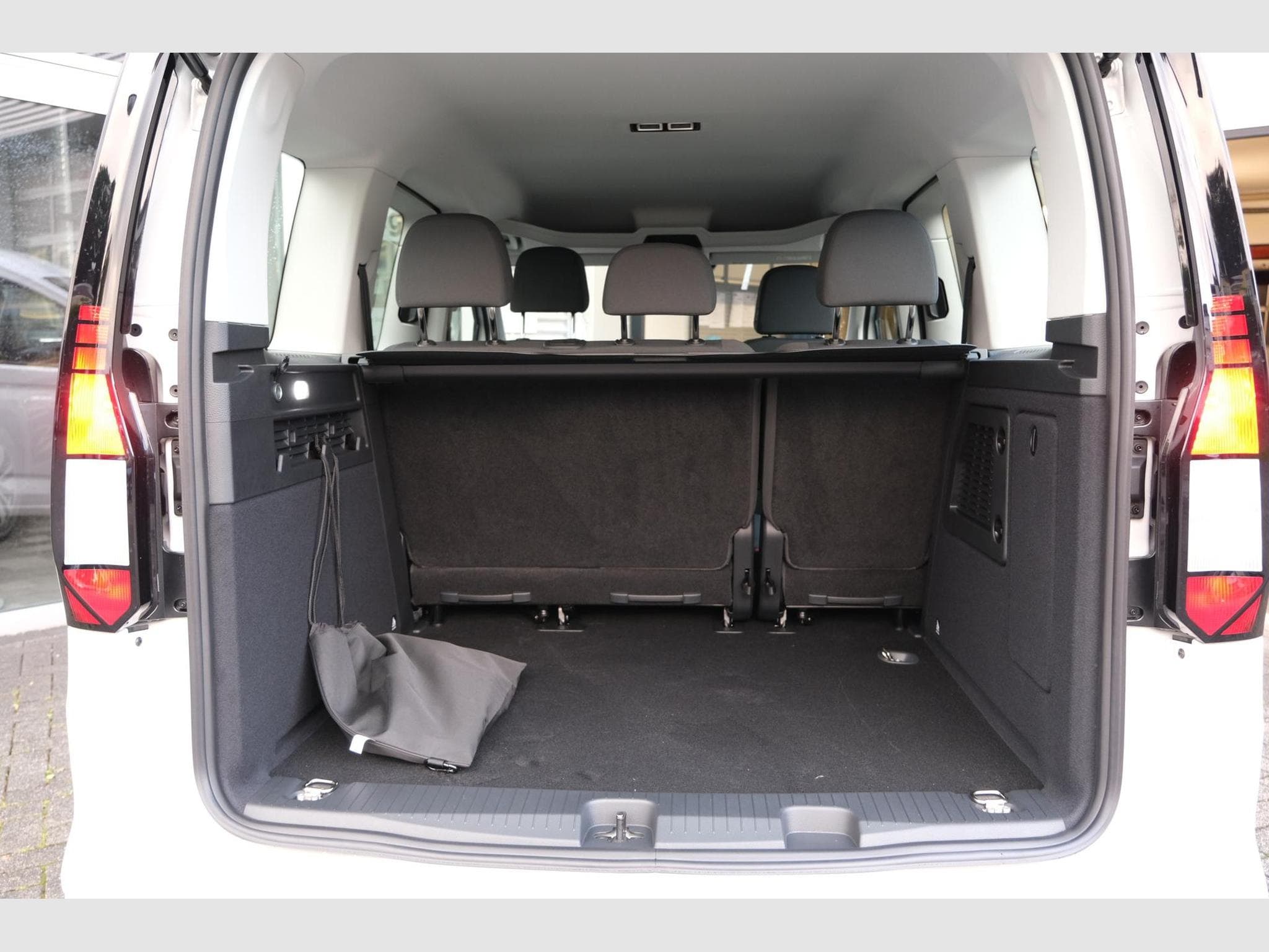 VW Caddy eHybrid Life Anhängerkupplung (2026) - Foto 8