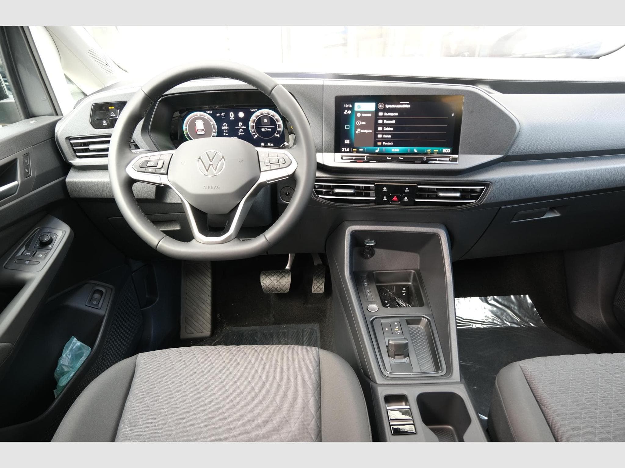VW Caddy eHybrid Dark Label (2026) - Photo 9