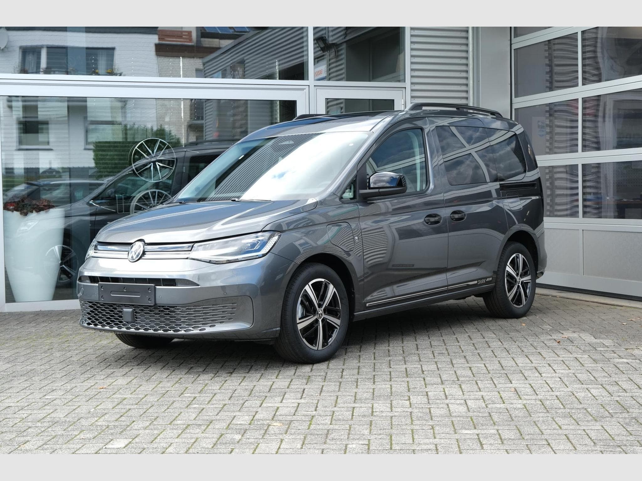 VW Caddy eHybrid Dark Label (2026) - Photo 15
