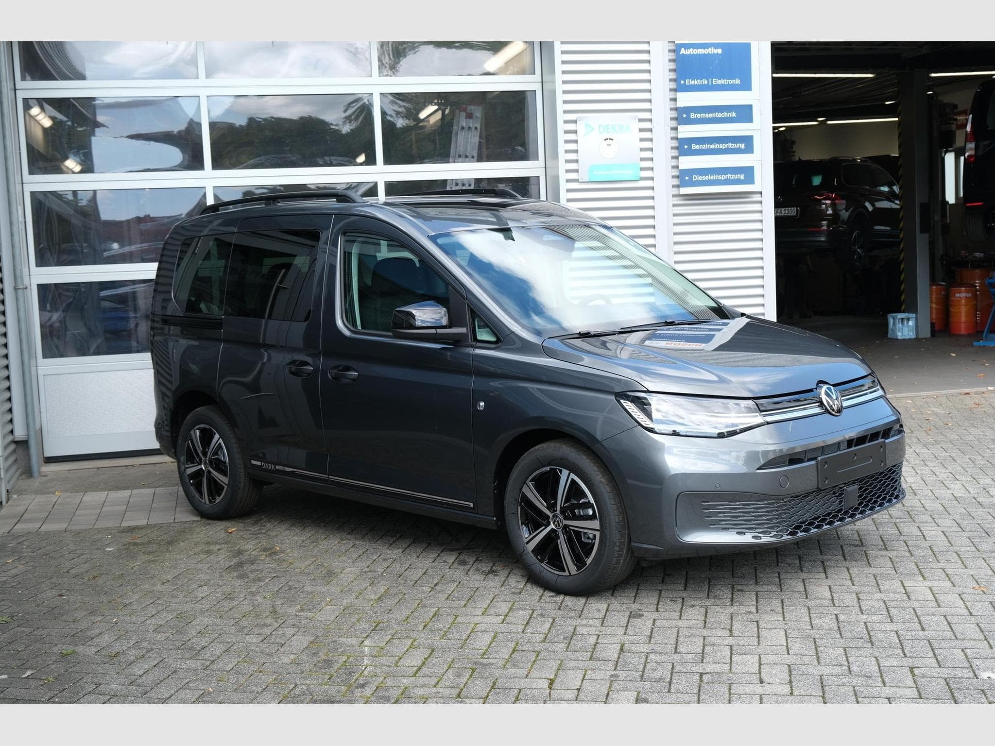 VW Caddy eHybrid Dark Label (2026) - Photo 18