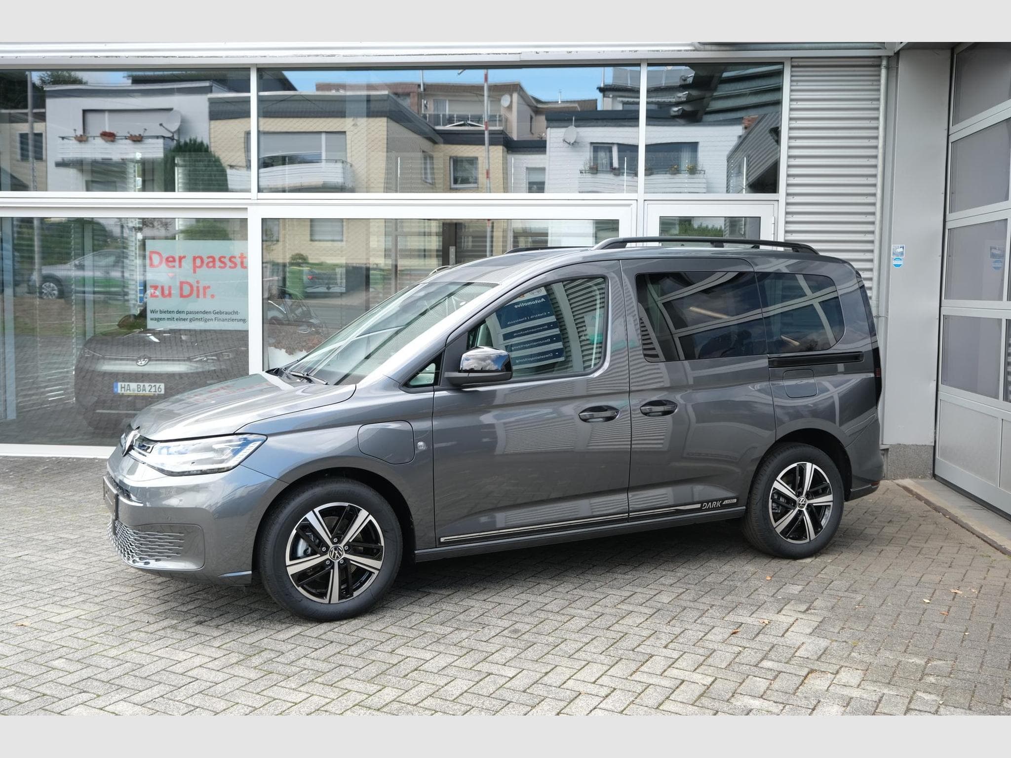 VW Caddy eHybrid Dark Label (2026) - Photo 16