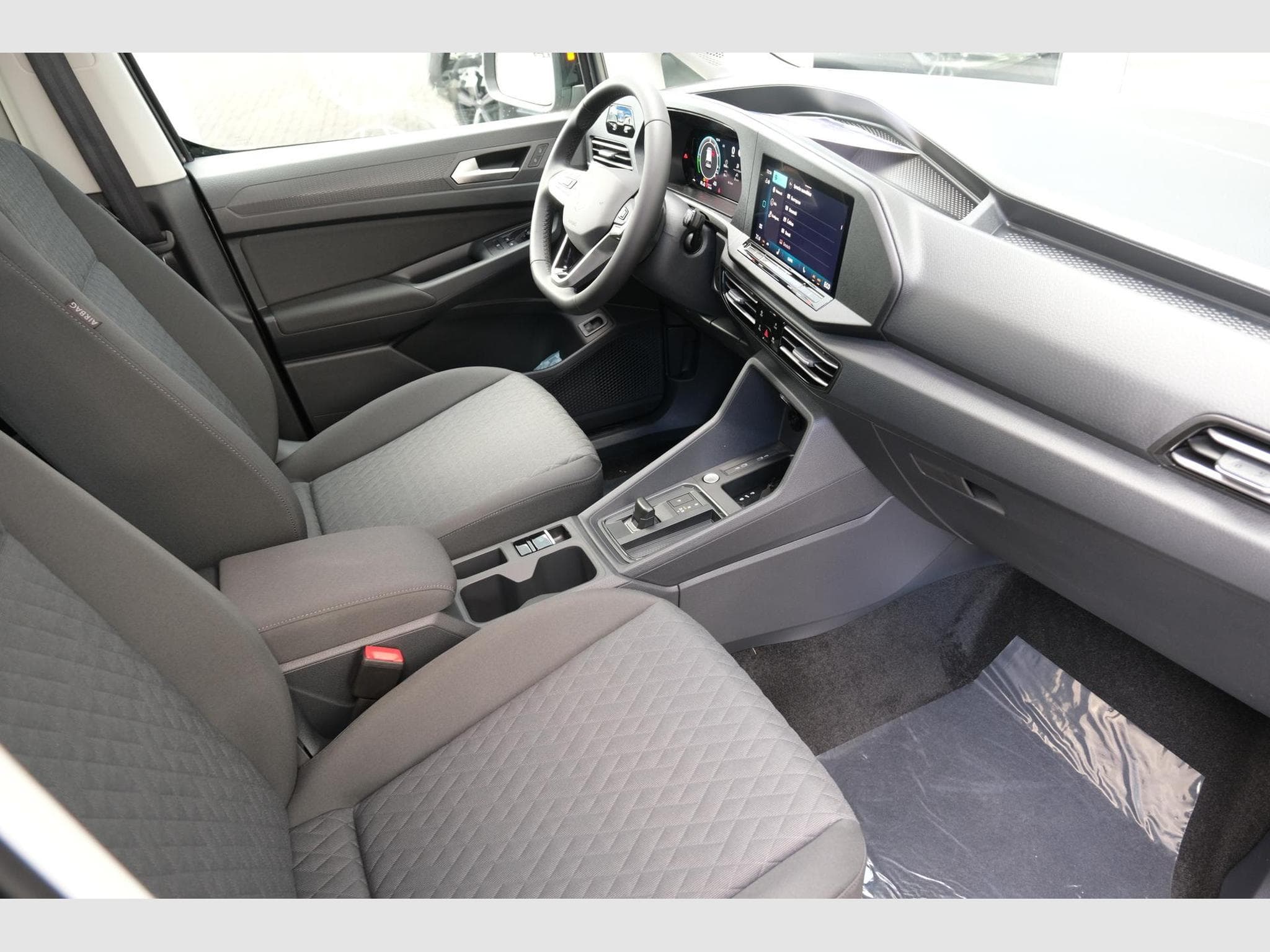 VW Caddy eHybrid Dark Label (2026) - Photo 21